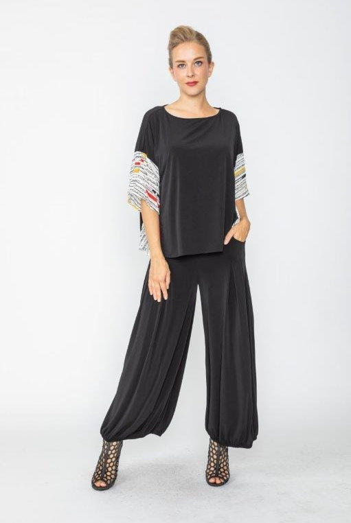 IC Collection Black Relaxed Top with Printed Sleeve Detail | Unique Apparel USA