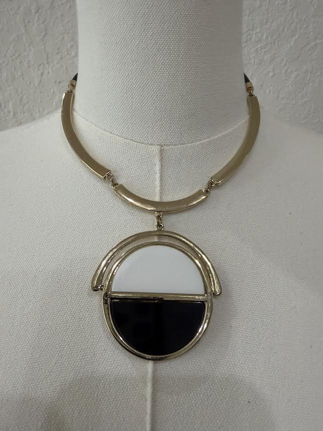 Black & White Geometric Pendant Necklace-2323