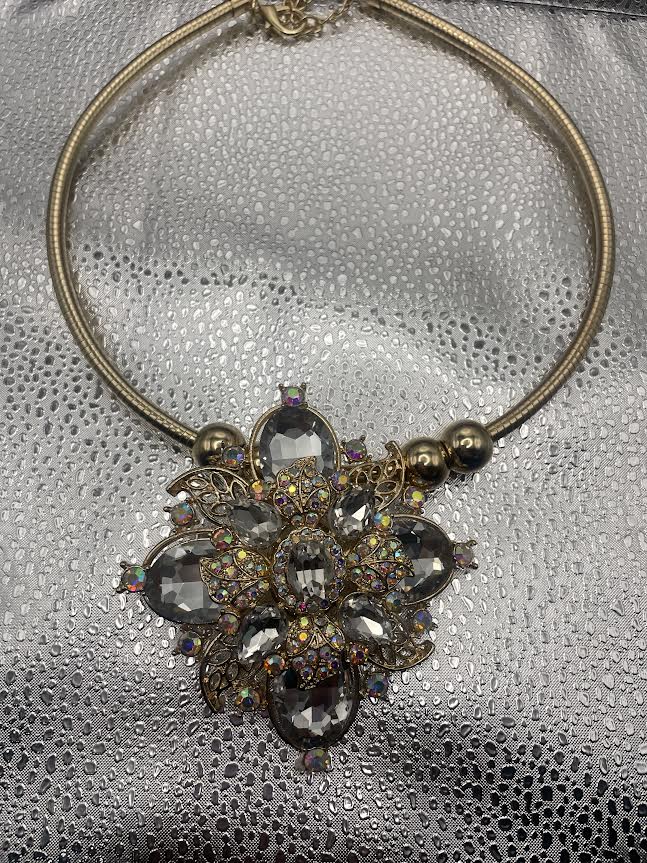 Unique Golden Blossom Statement Necklace-JN20033