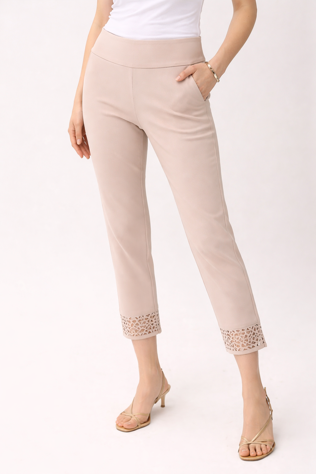Joseph Ribkof Pull-On Crop Pants With Guipure Detail 261159