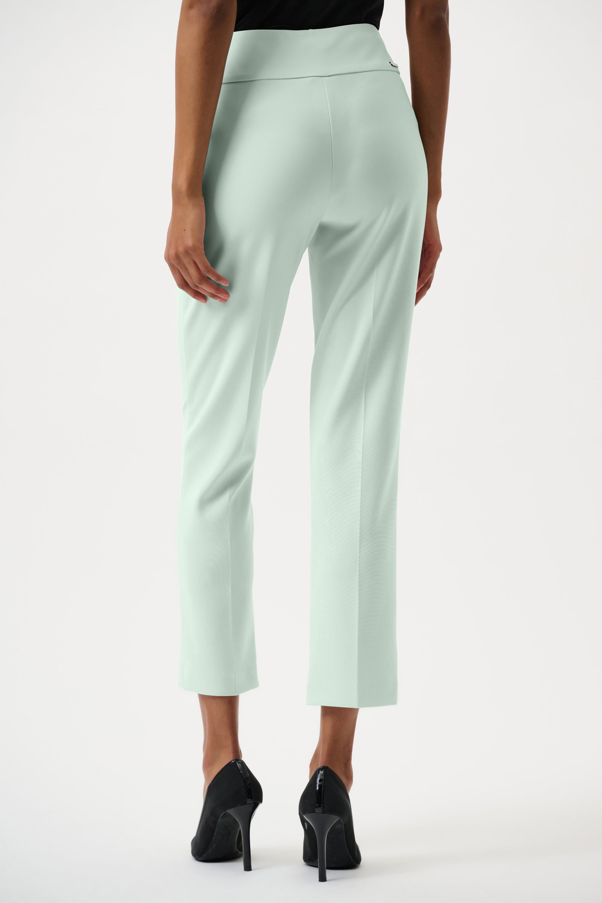 Classic Cropped Pant