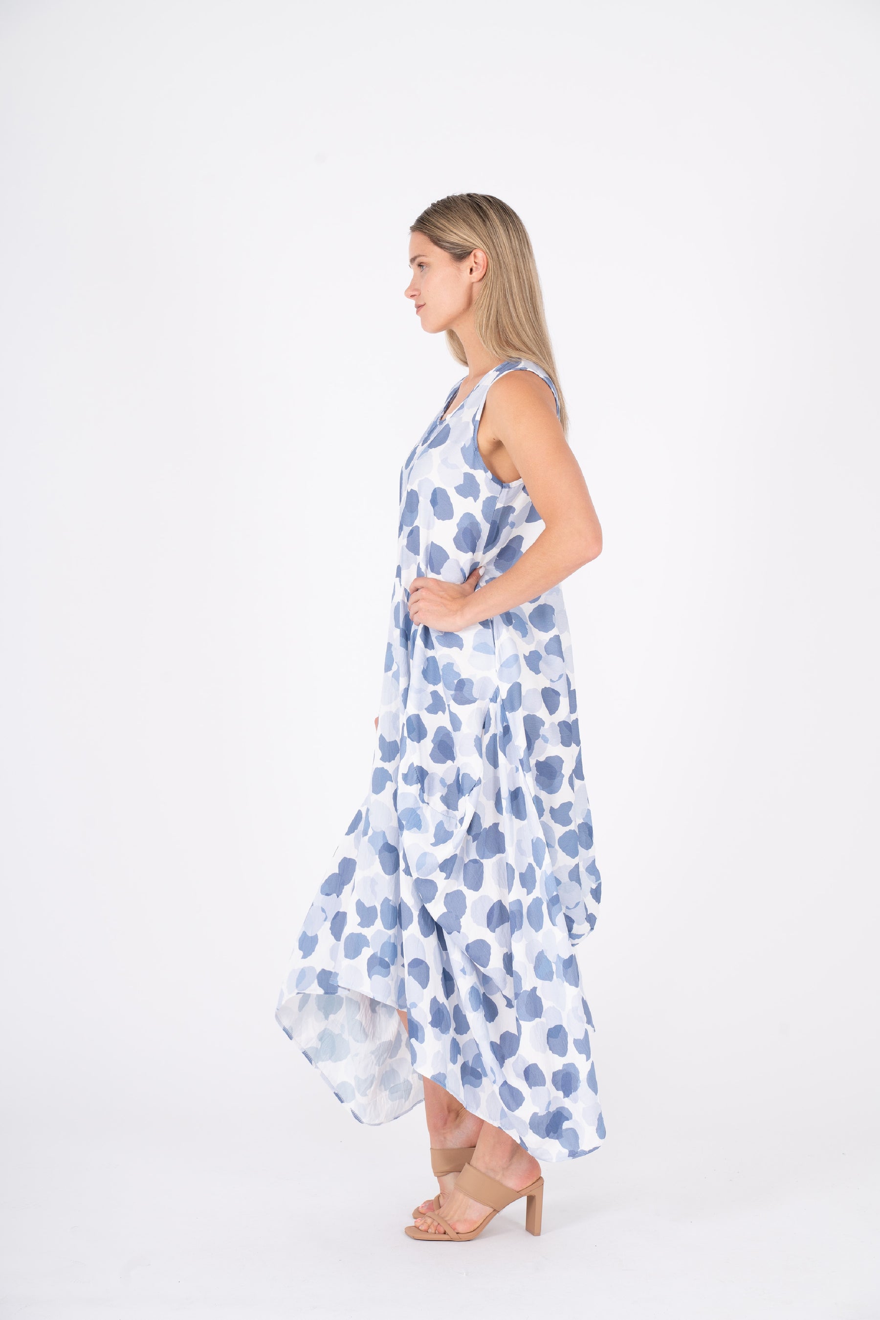 Made in Italy-Sleeveless Dress-19-1098U