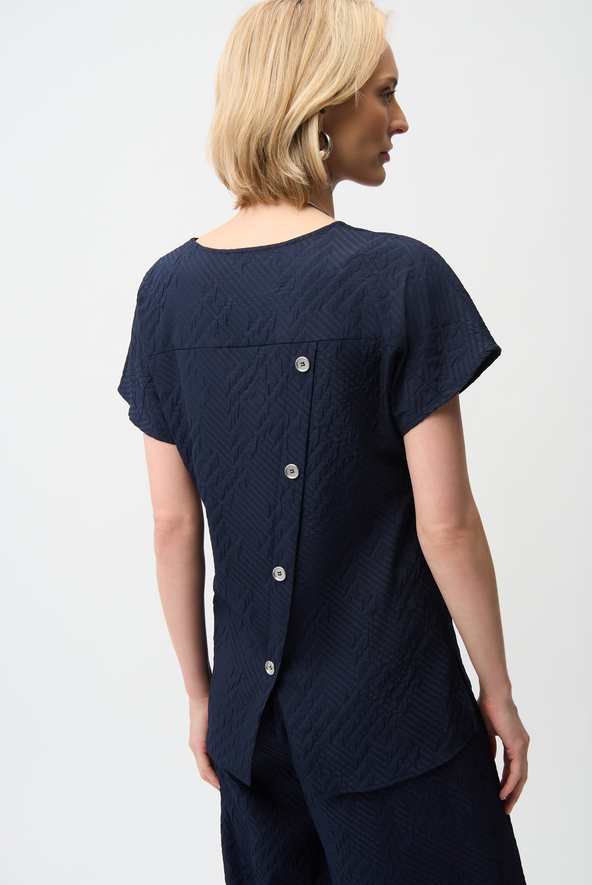 Geometric Textured Jacquard Top With V-neckline