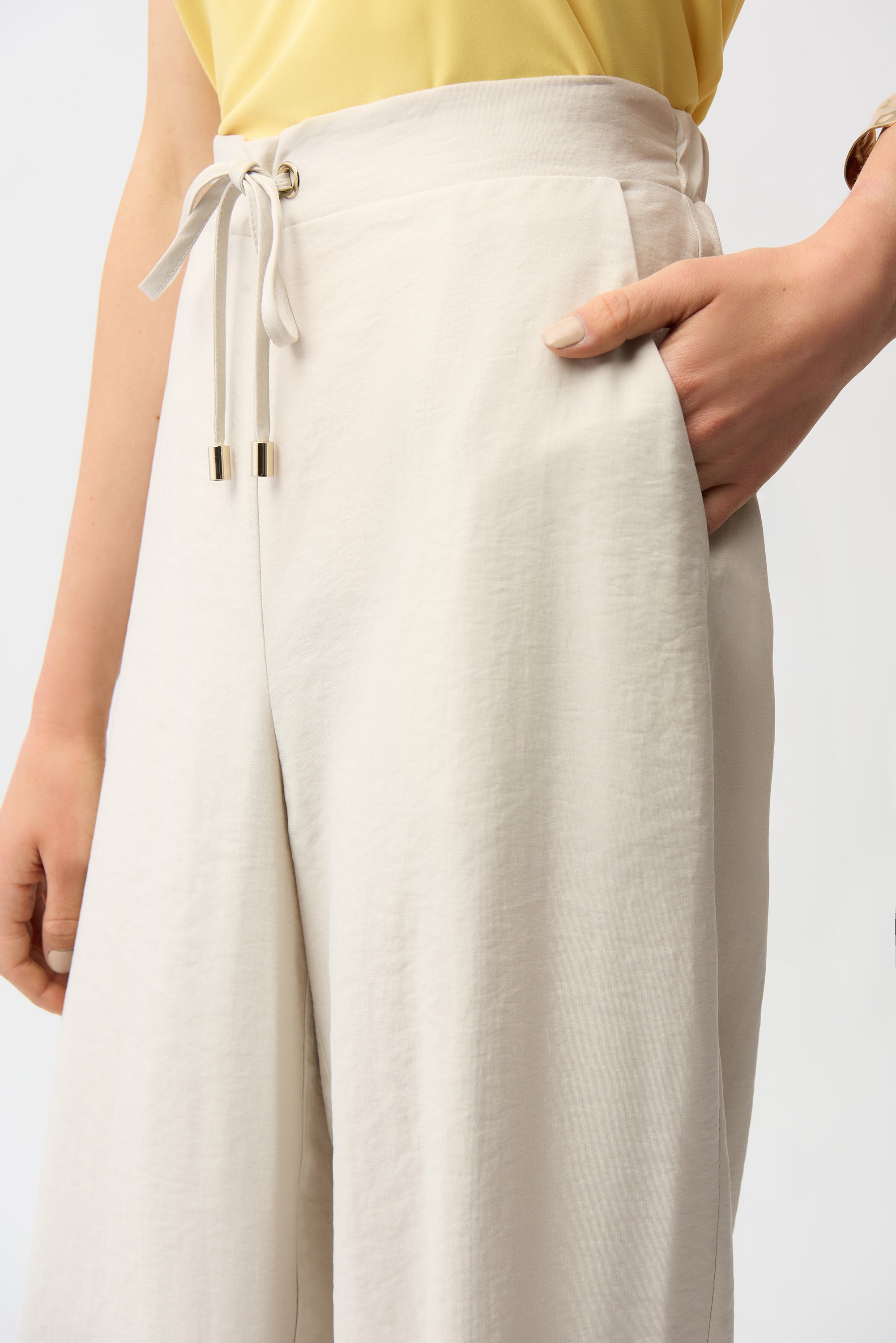 Recycled Textured Woven Wide Leg Pull-On Pants