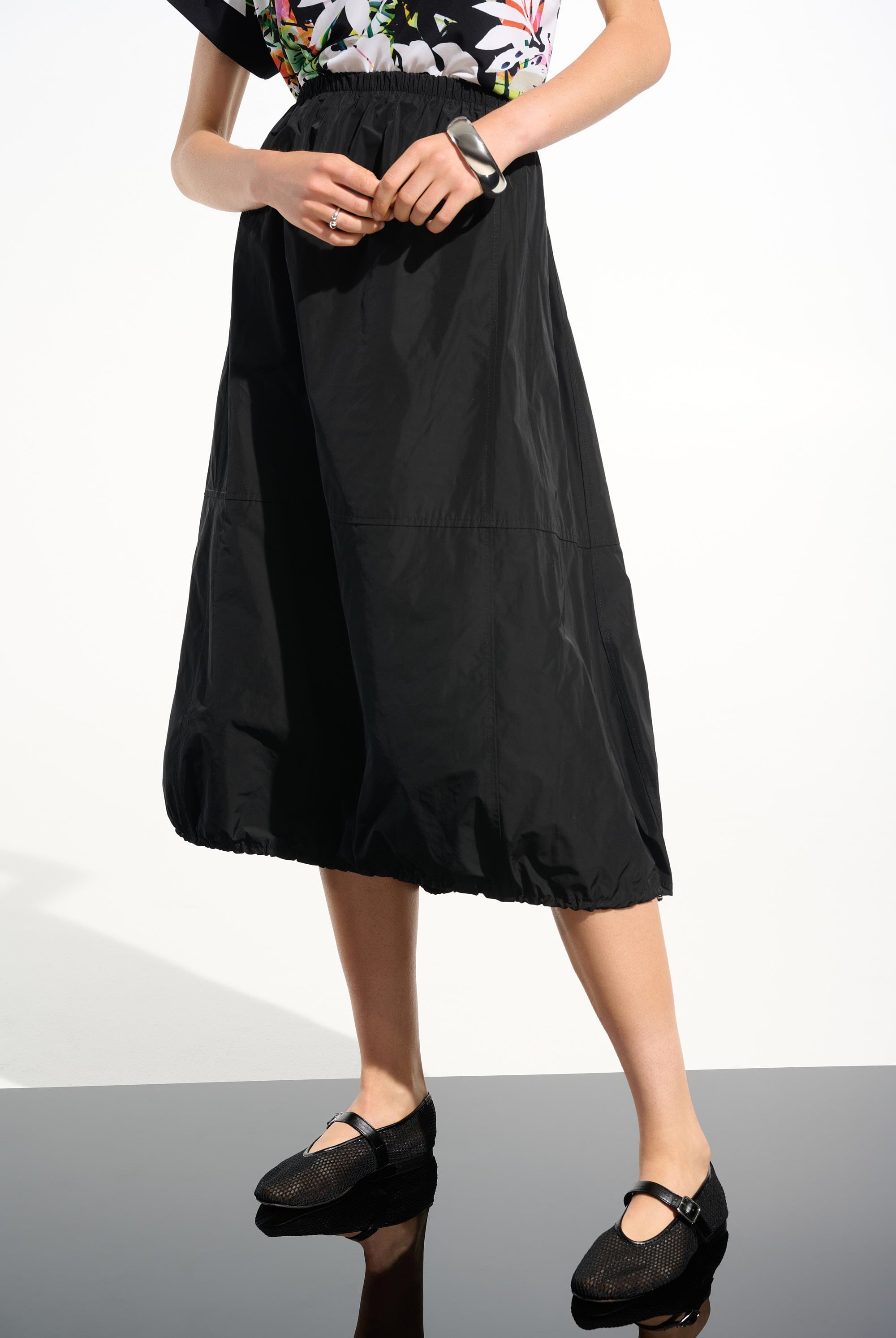 Memory Balloon Skirt With Elastic Waisband