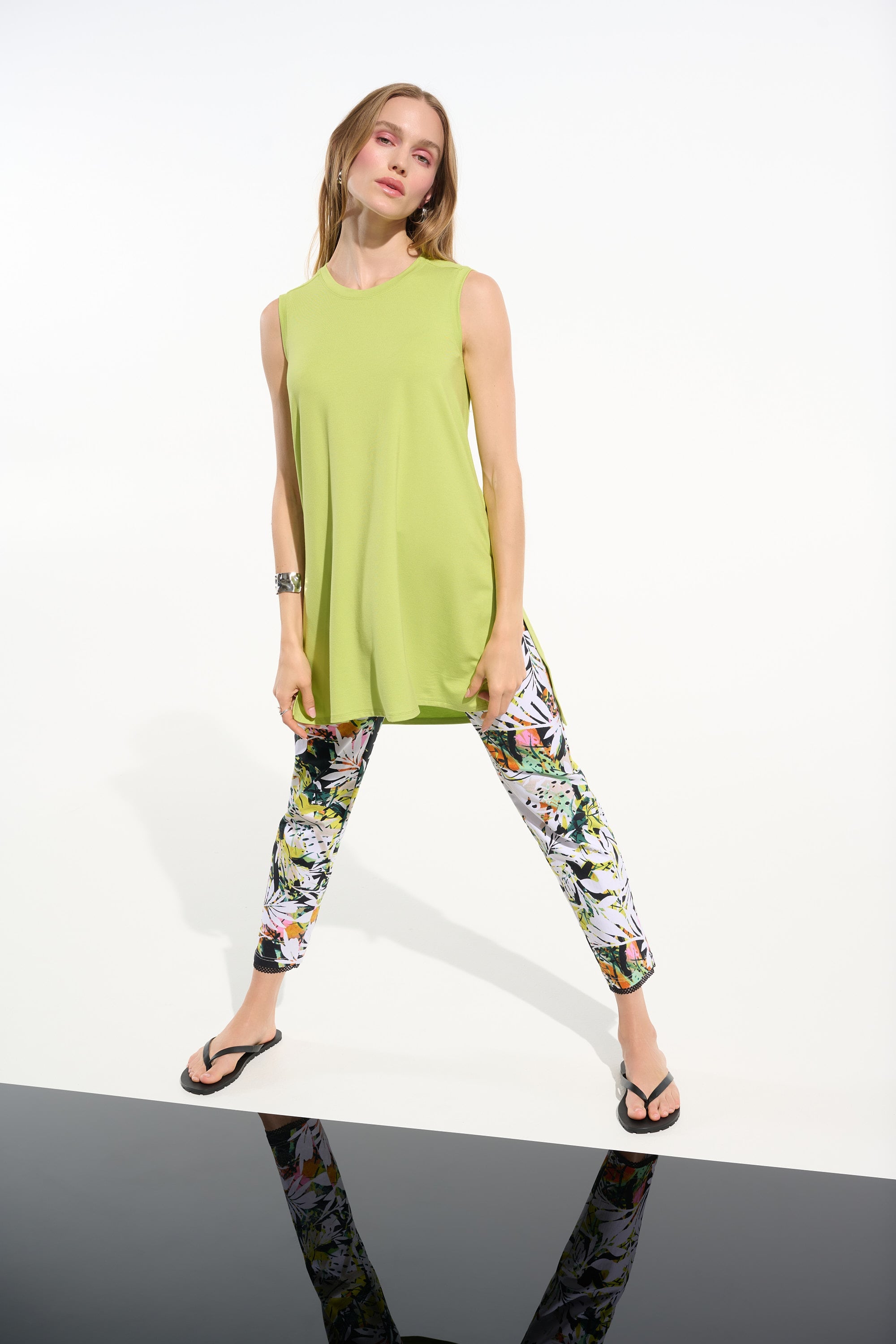 Jersey Sleeveless Straight Tunic With Scoop Neck