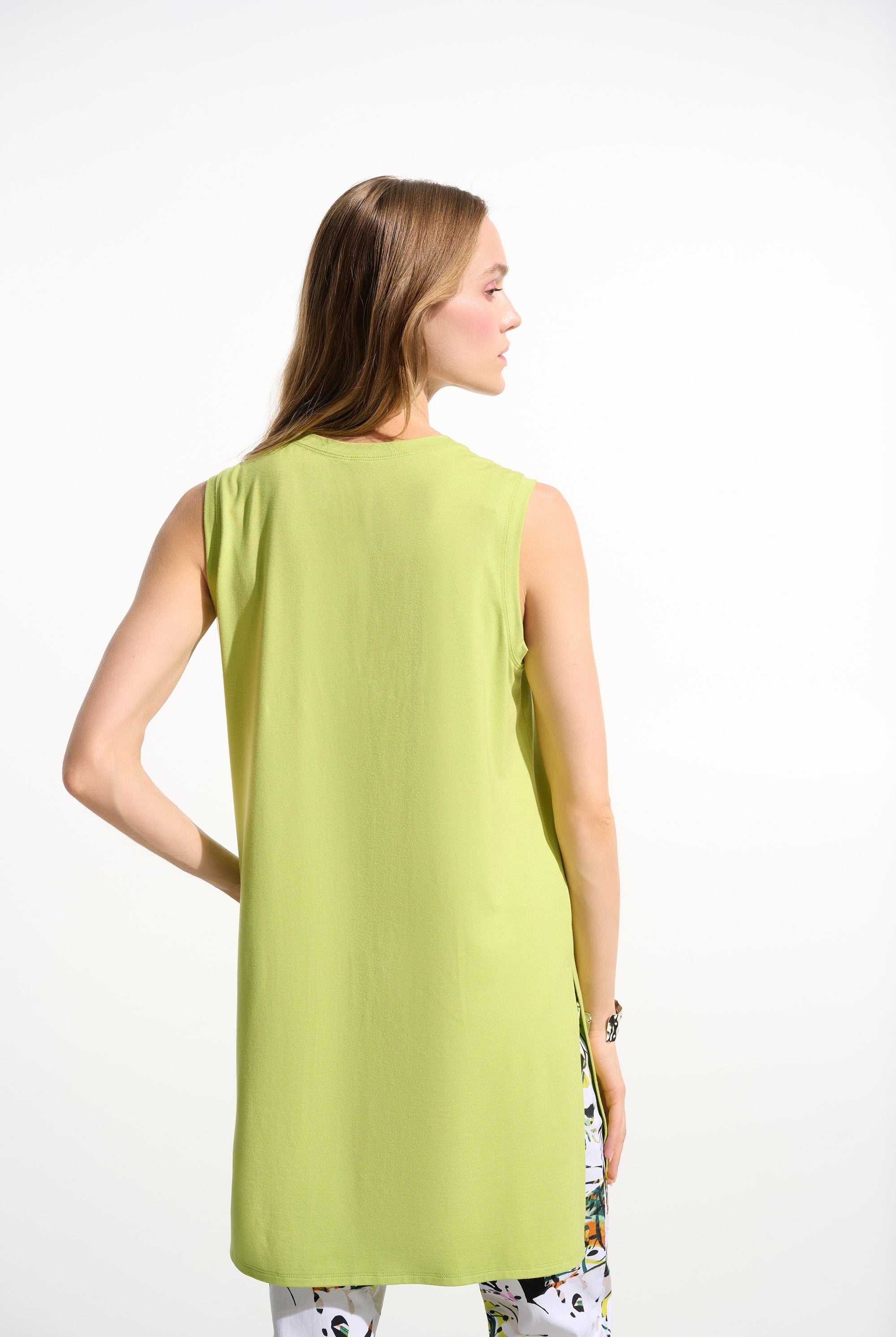 Jersey Sleeveless Straight Tunic With Scoop Neck