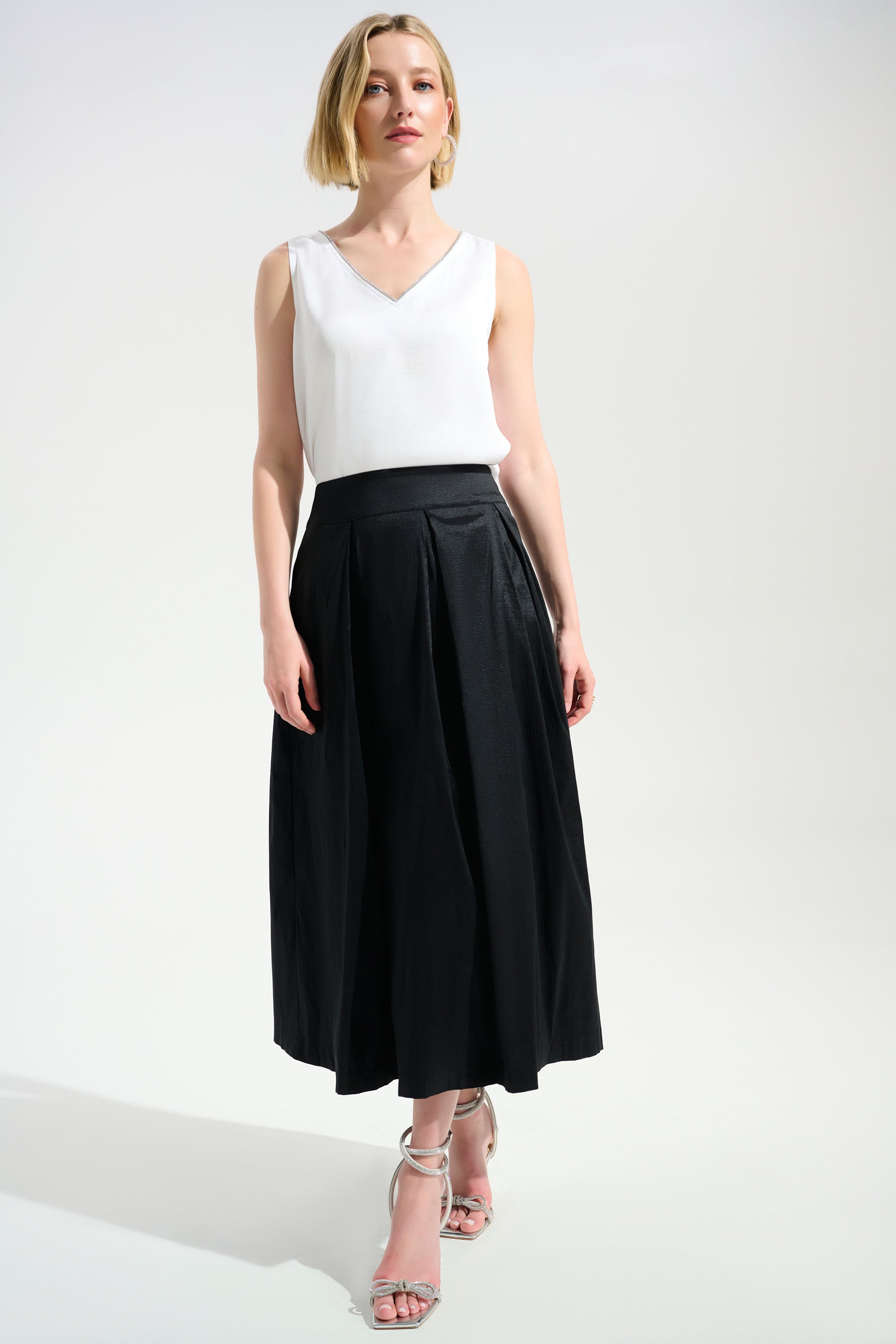 Signature | |Stretch Taffeta Flared Skirt With Box Pleats