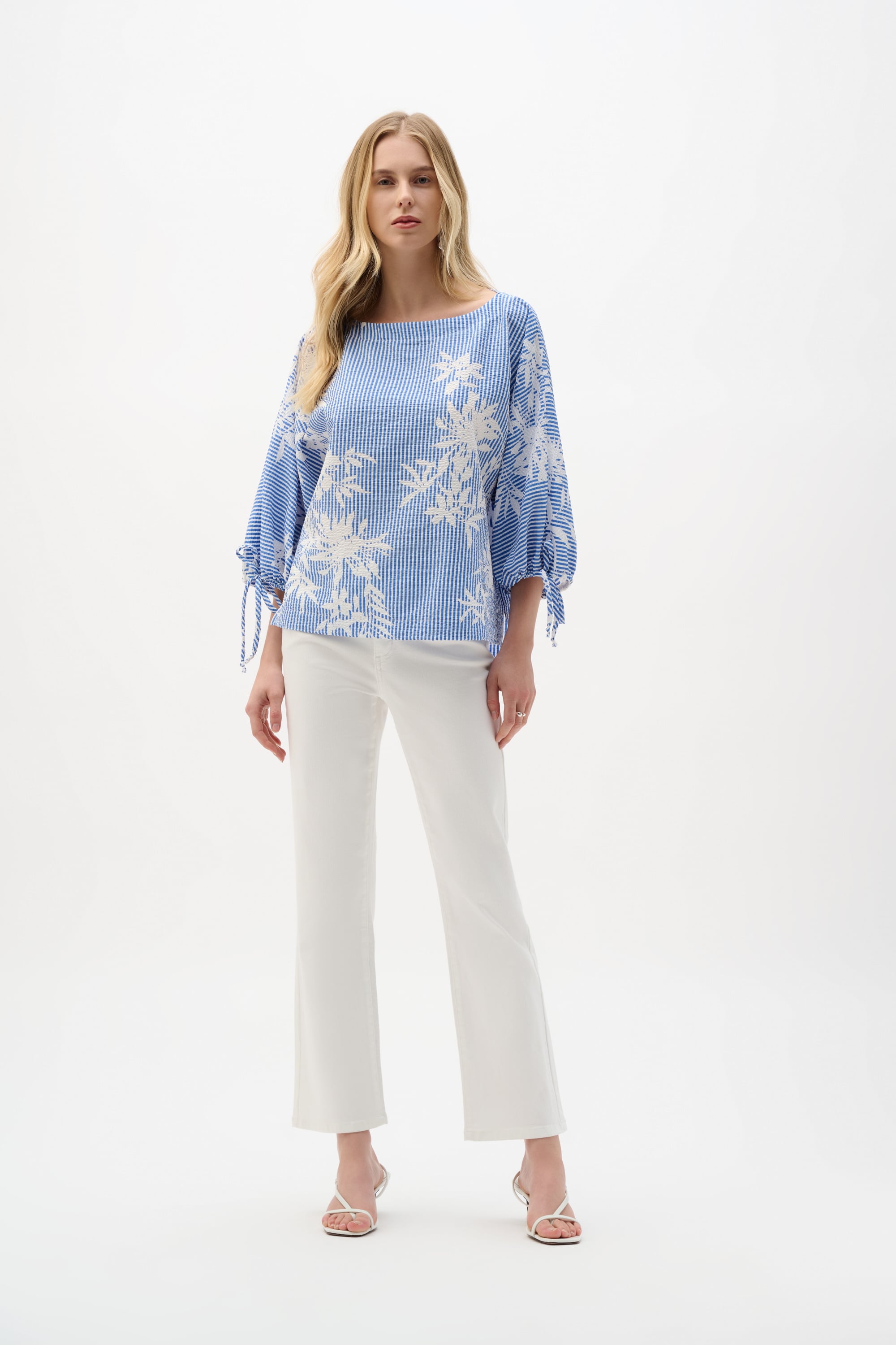 Woven Seersucker Floral Print Trapeze Top