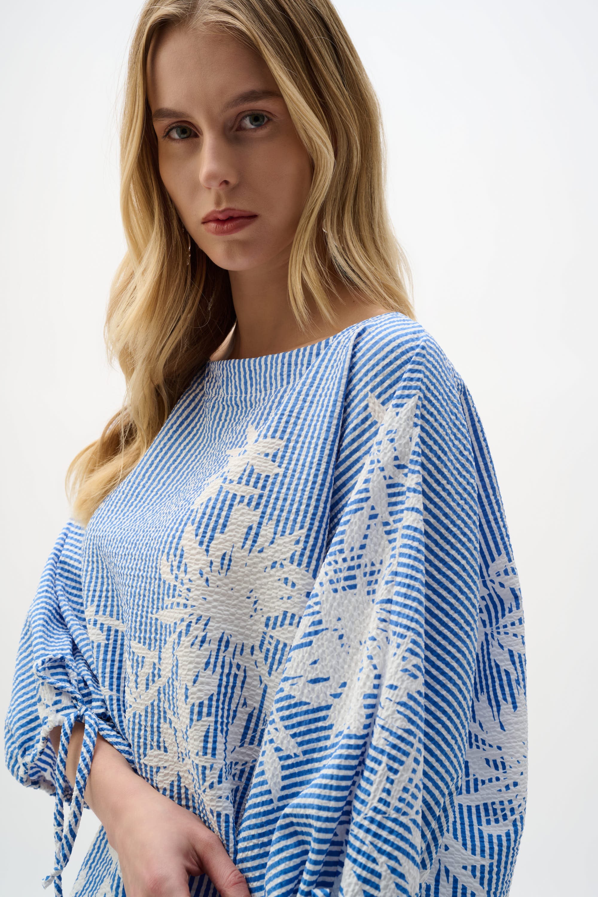 Woven Seersucker Floral Print Trapeze Top