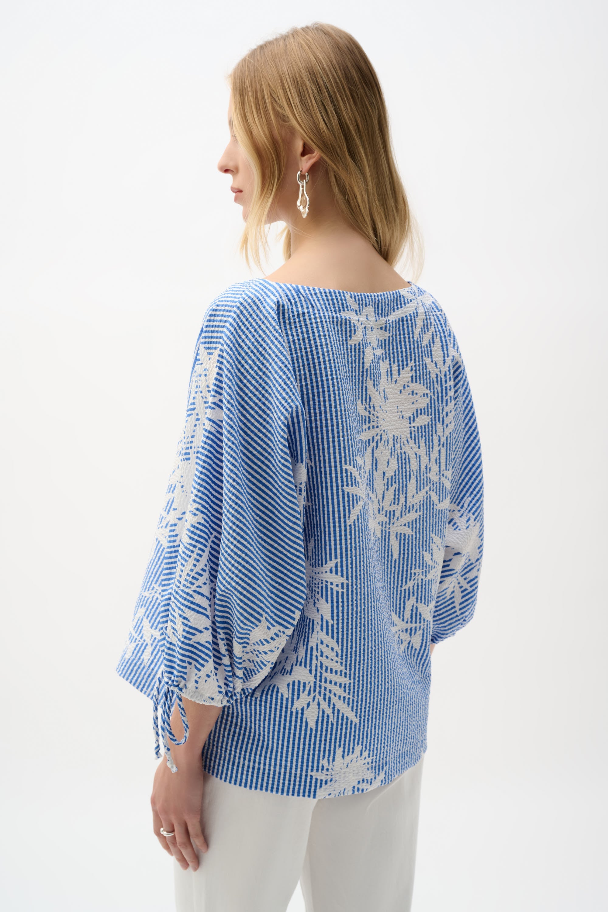 Woven Seersucker Floral Print Trapeze Top