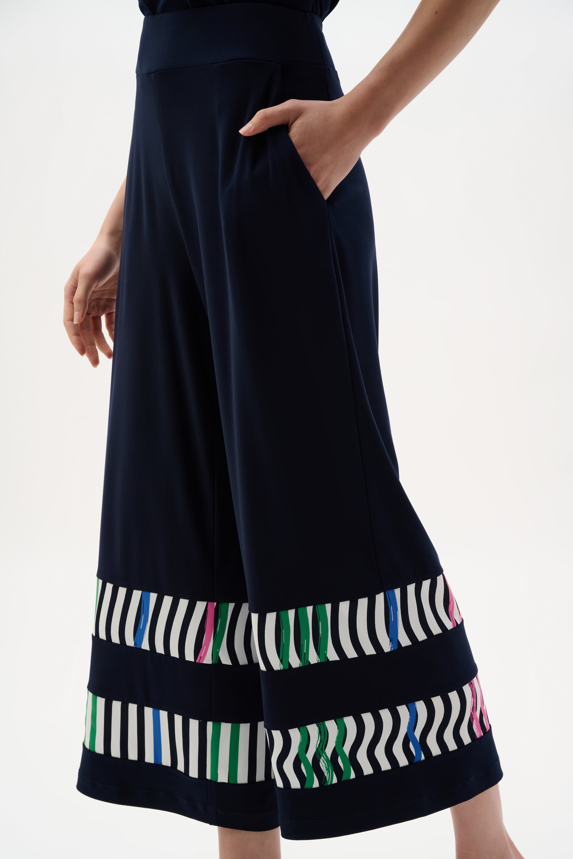 Silky Knit And Woven Stripe Print Culotte Pants