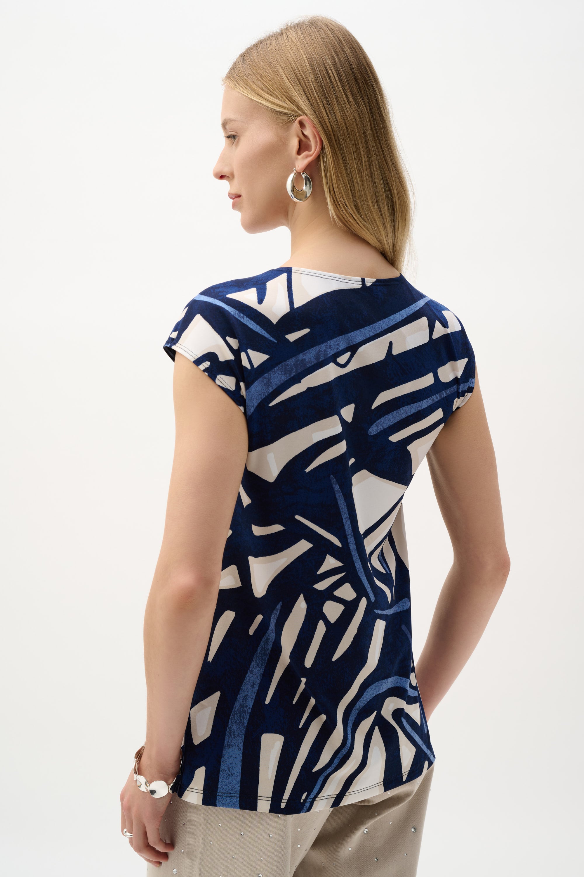 Silky Knit Abstract Print Fitted Top