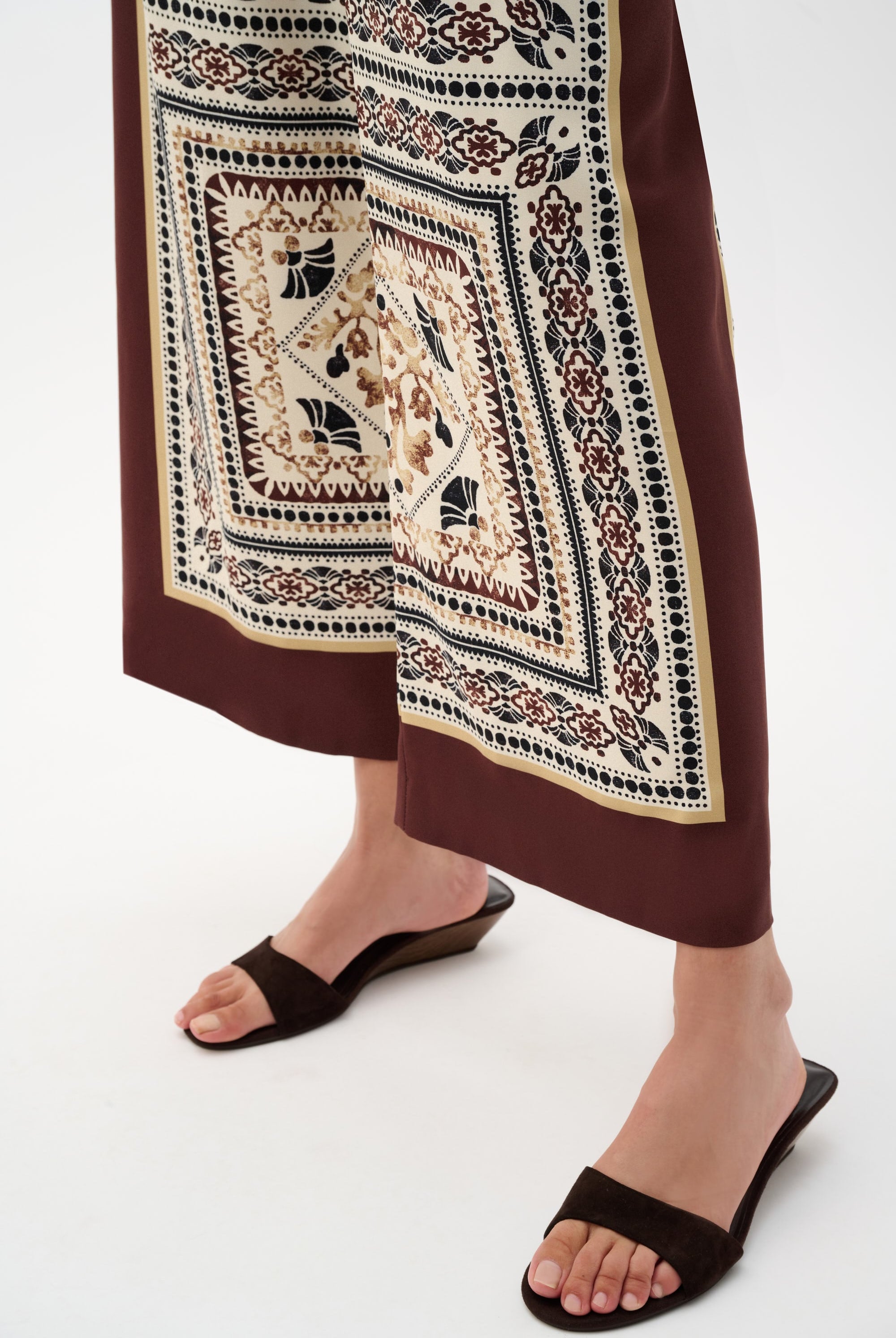 Scarf Print Wide-Leg Pull-On Pants