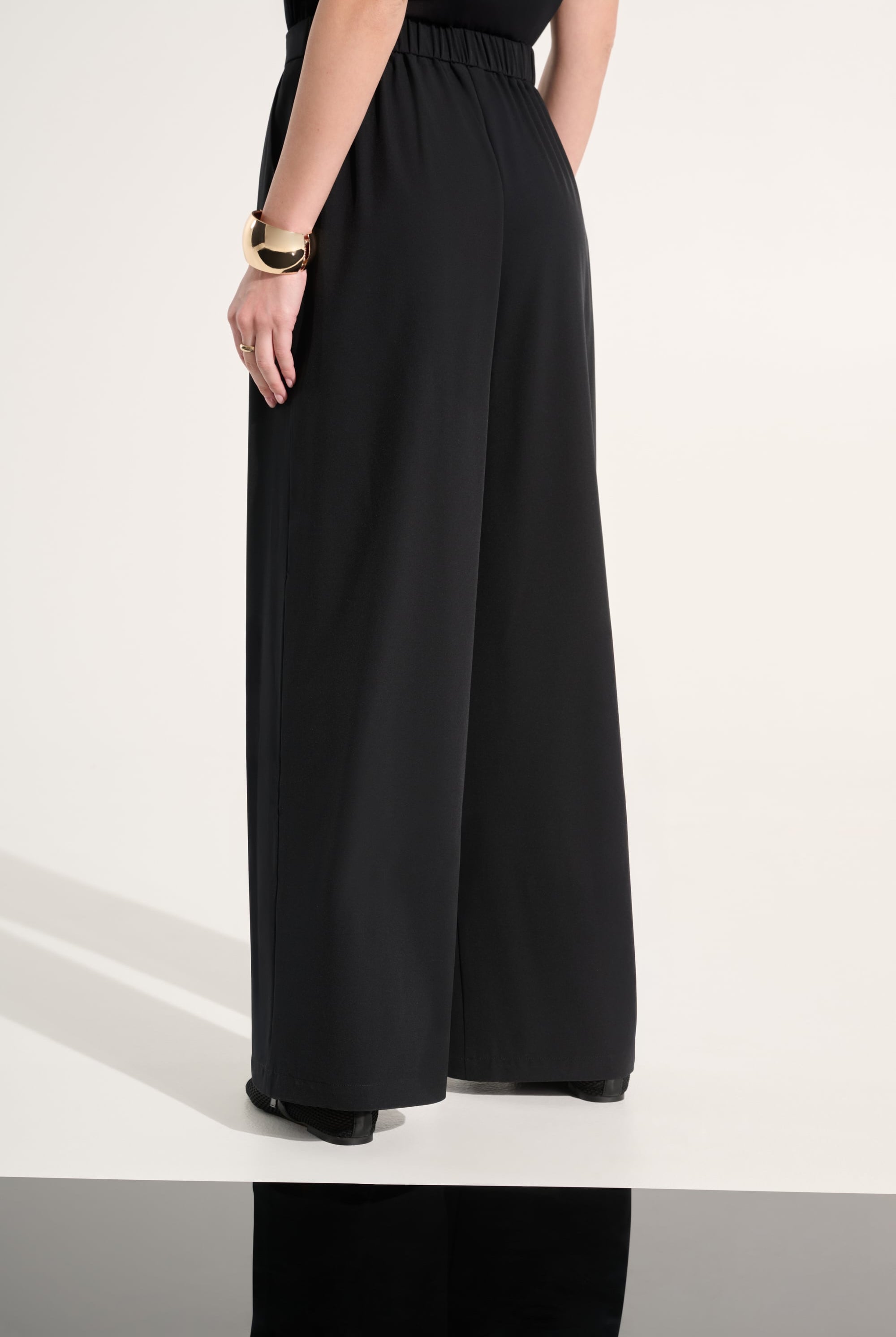 Stretch Woven Pull-On Wide Leg Pants