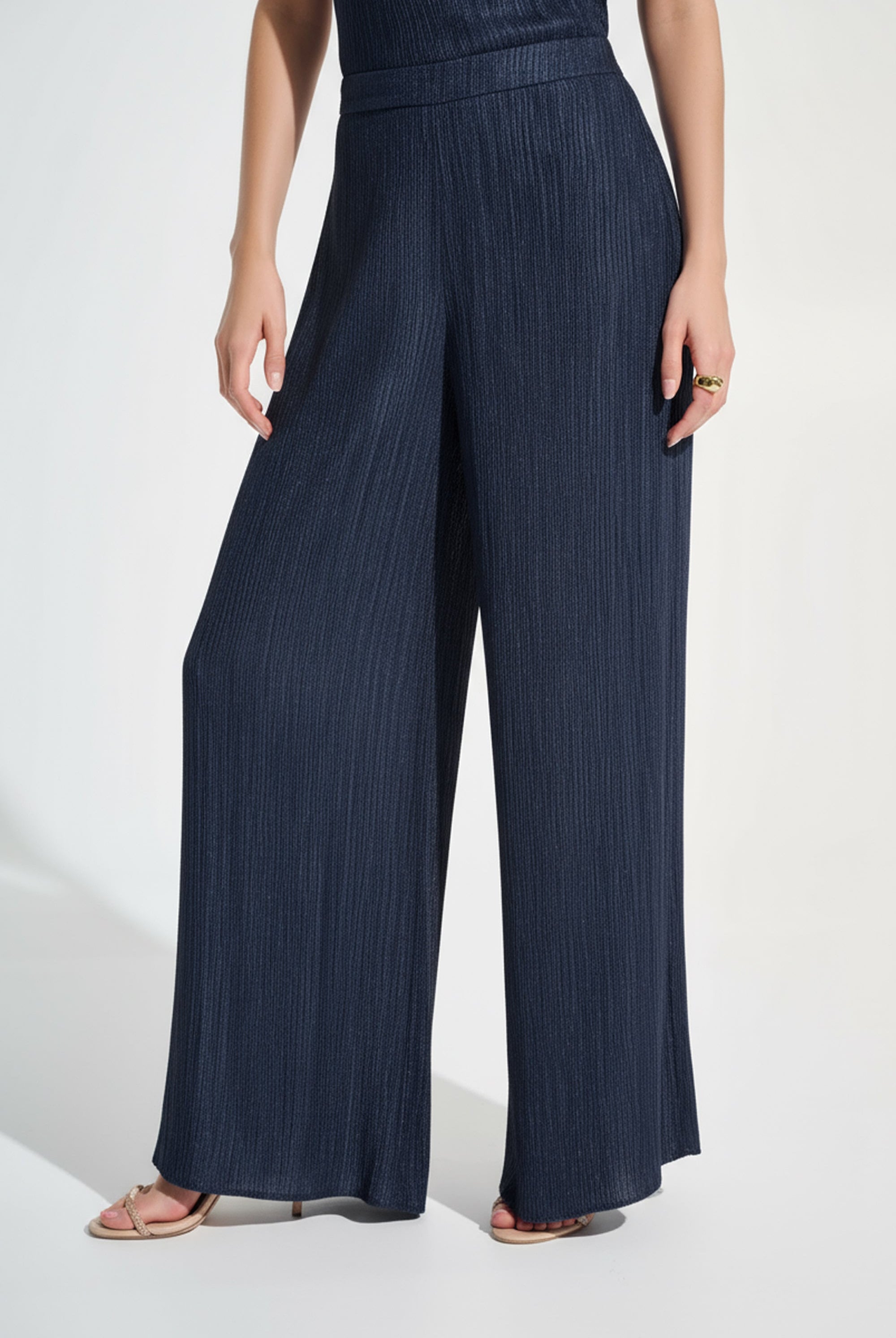 Signature | Crinkle Jacquard Pull-On Wide Leg Pants