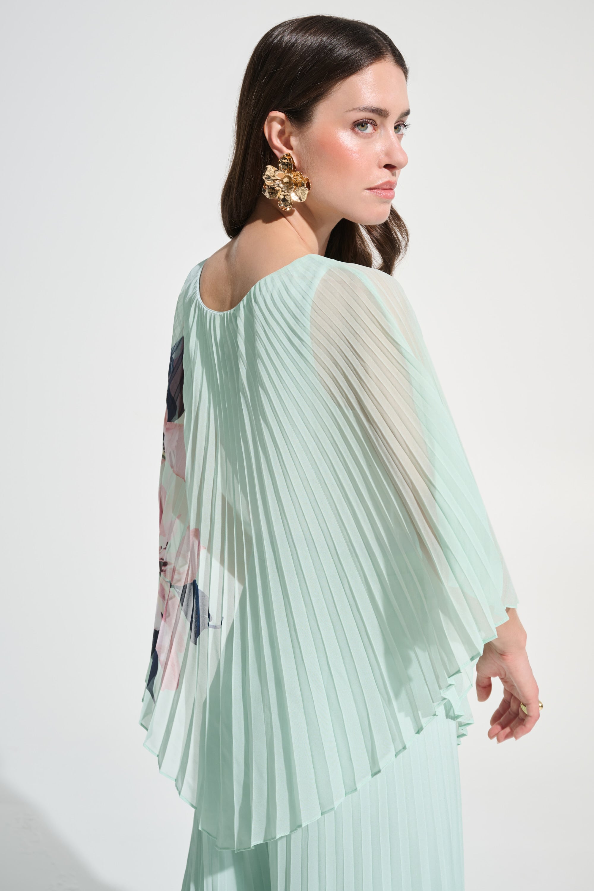 Signature | Chiffon Floral Print Pleated Poncho Top