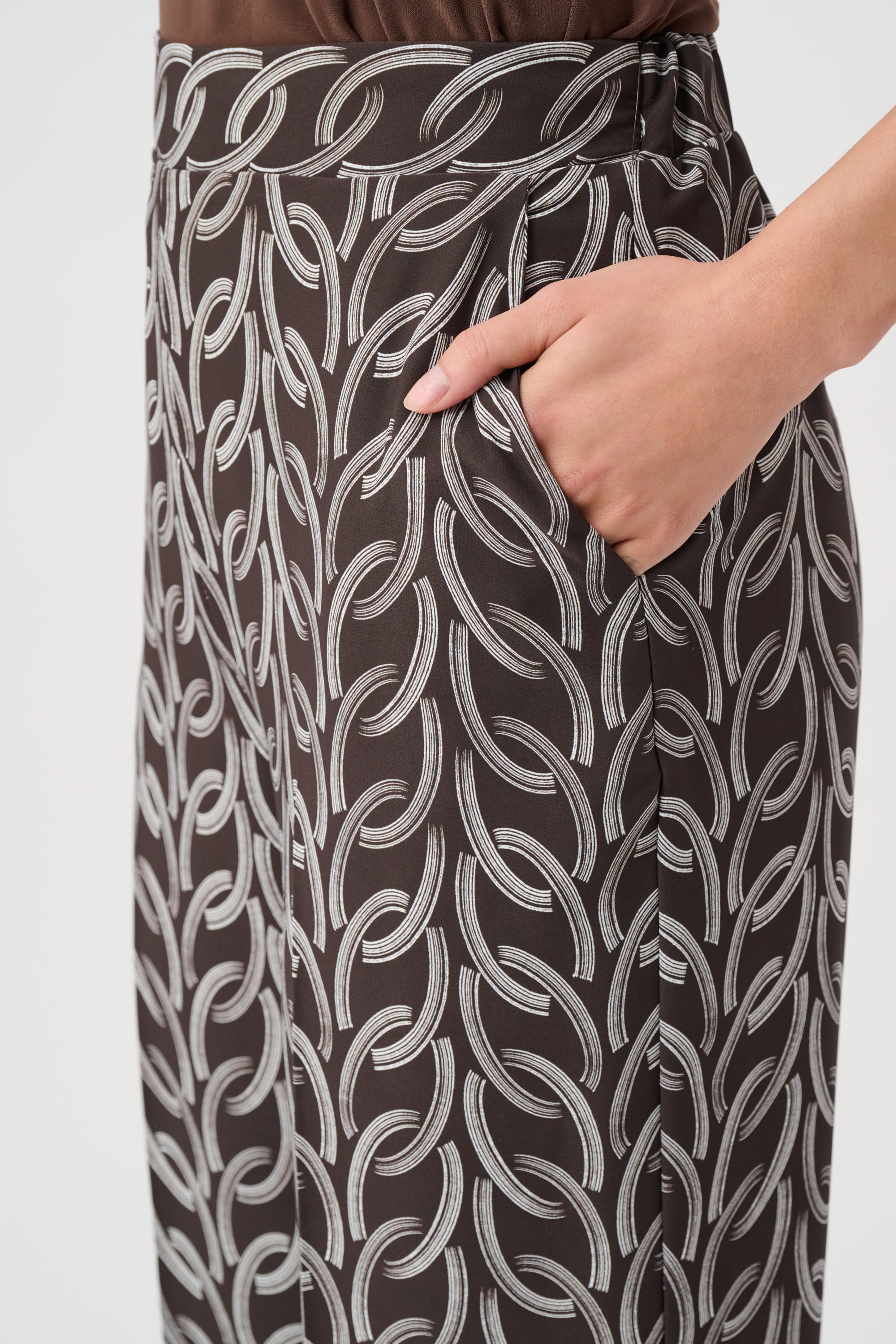 Recycled Woven Chain Print Pull-On Pants