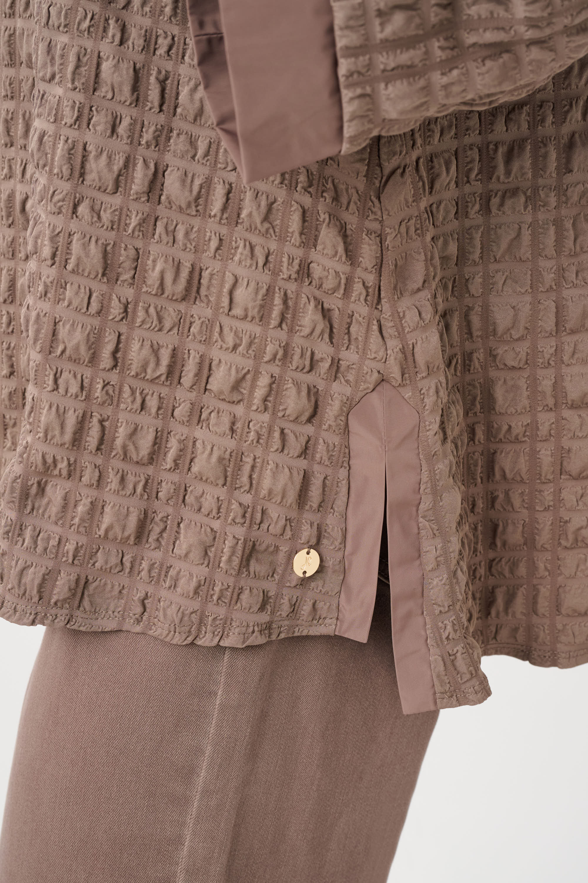 Bubble Jacquard & Memory Straight Top