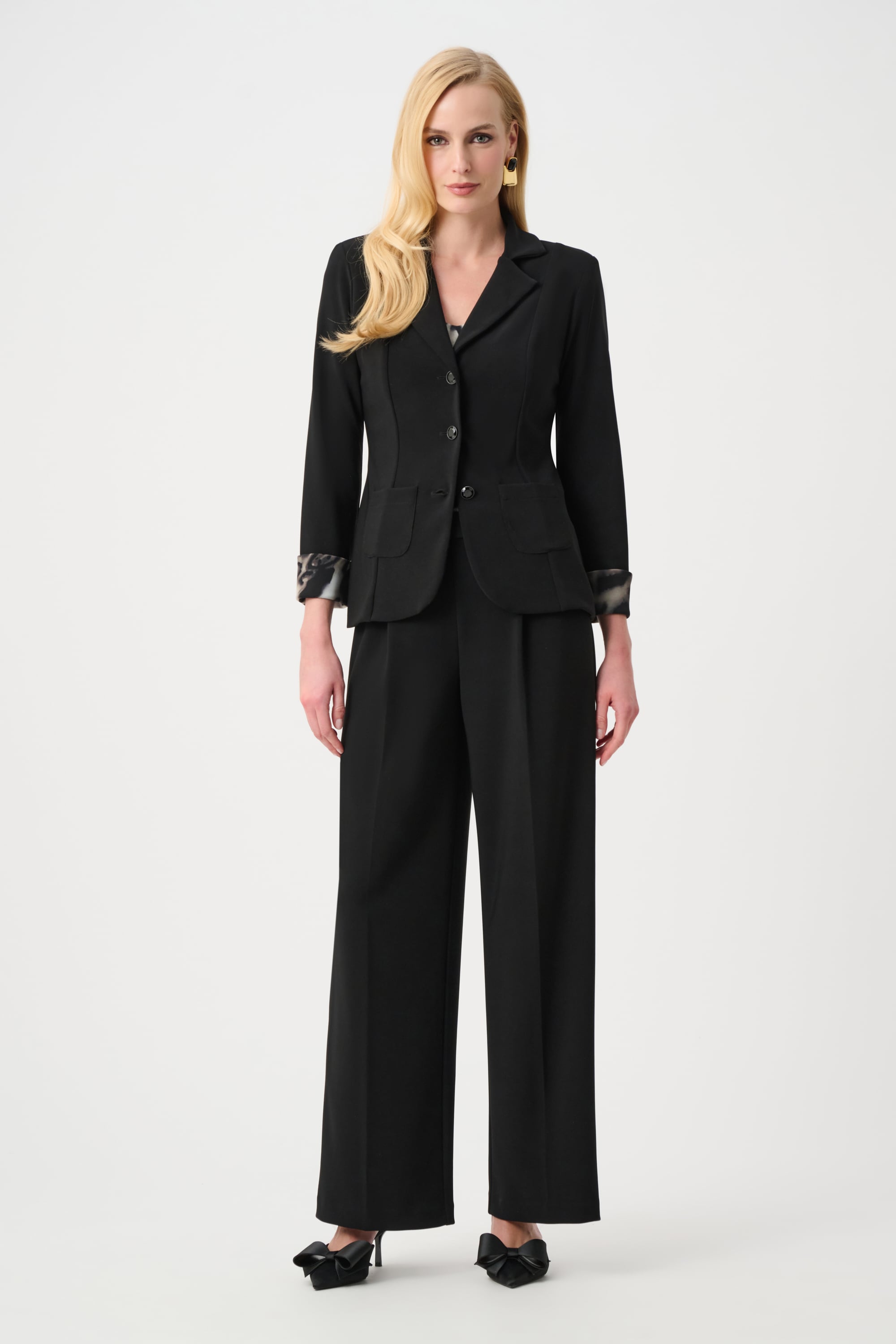Signature | Silky Knit Fitted Blazer With Adaptable Cuff
