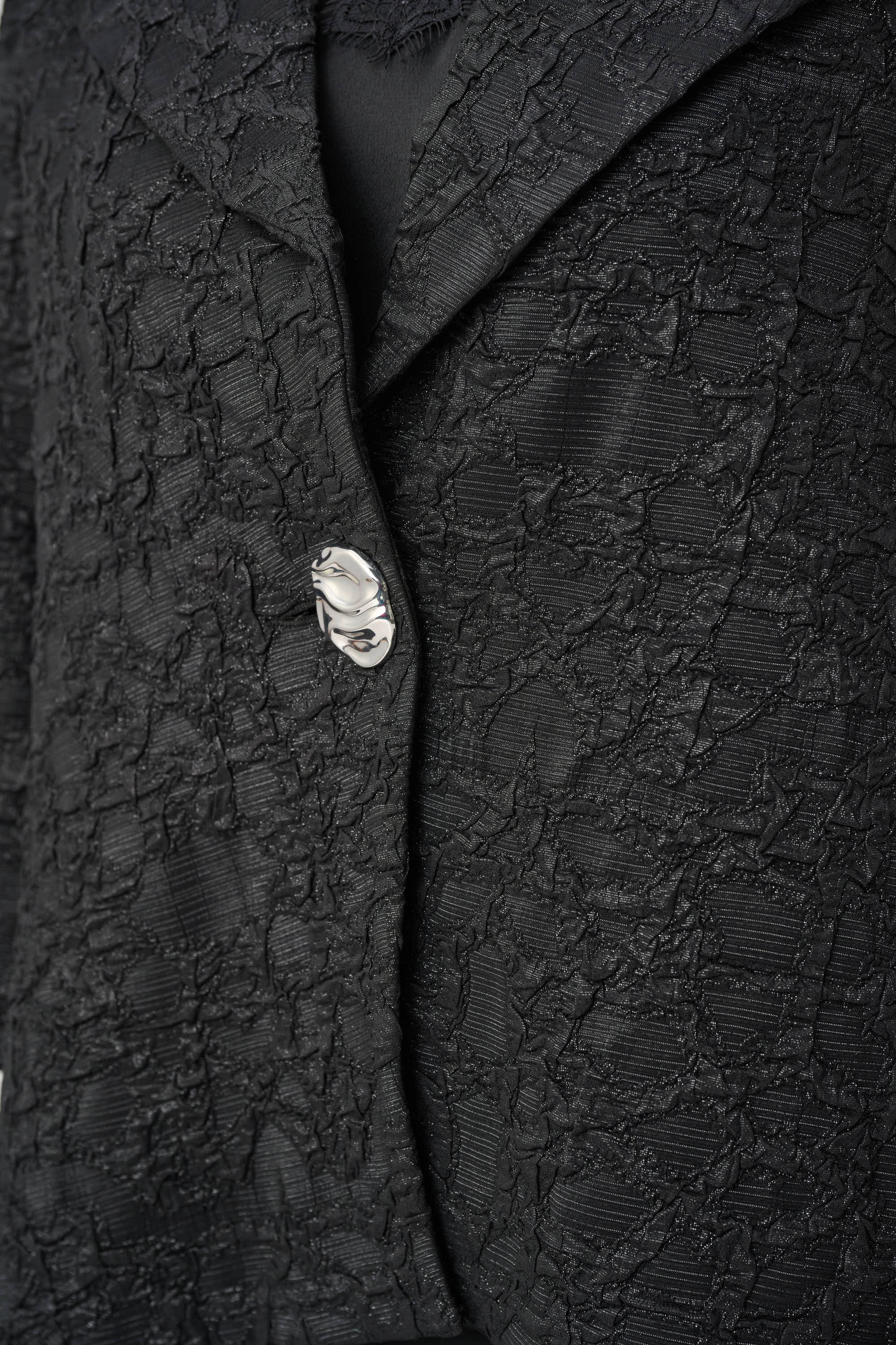 Signature | Lurex Textured Jacquard Lapel-Collar Trapeze Jacket