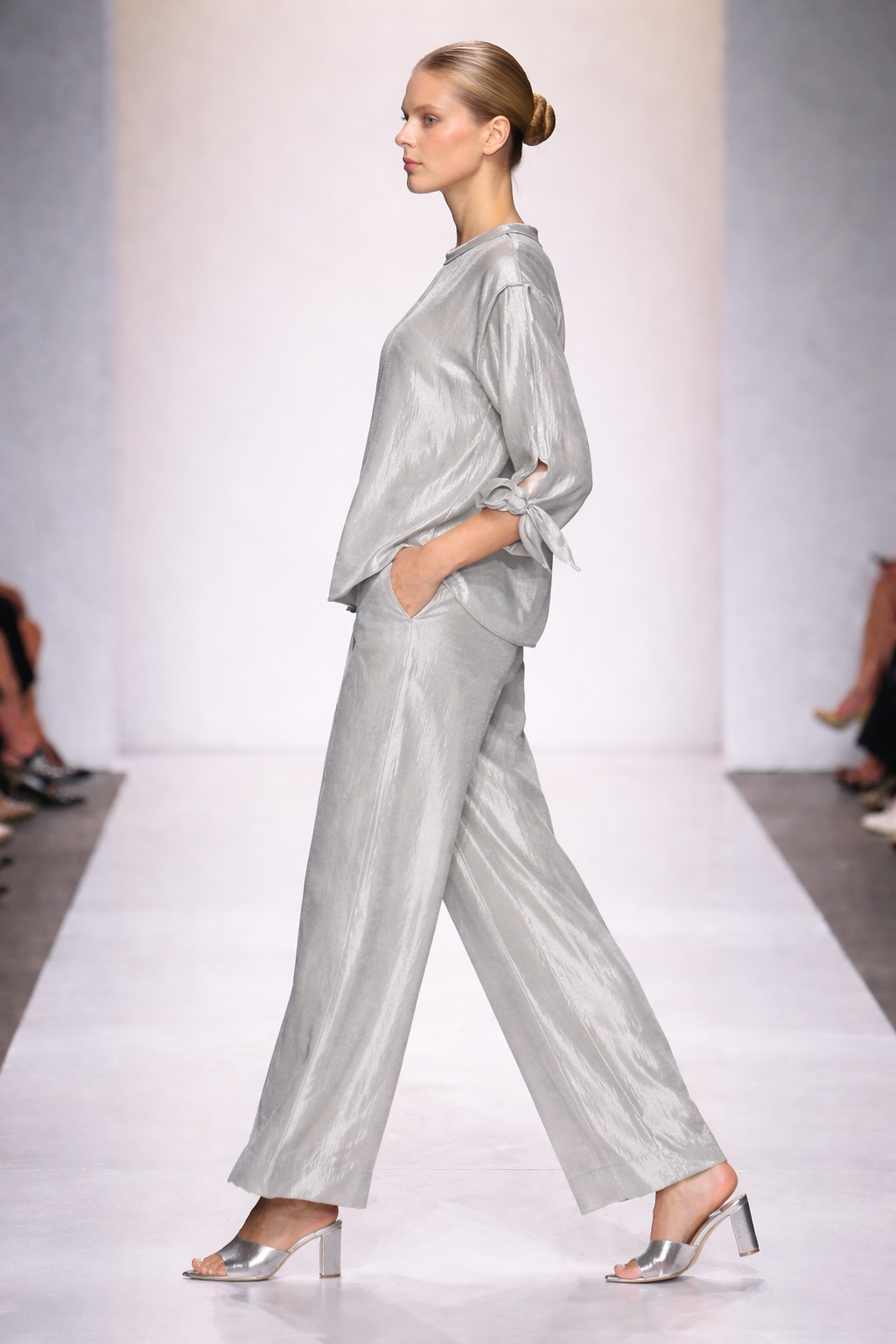 IC Collection Shimmer Tie-Sleeve Boxy Top-7648T