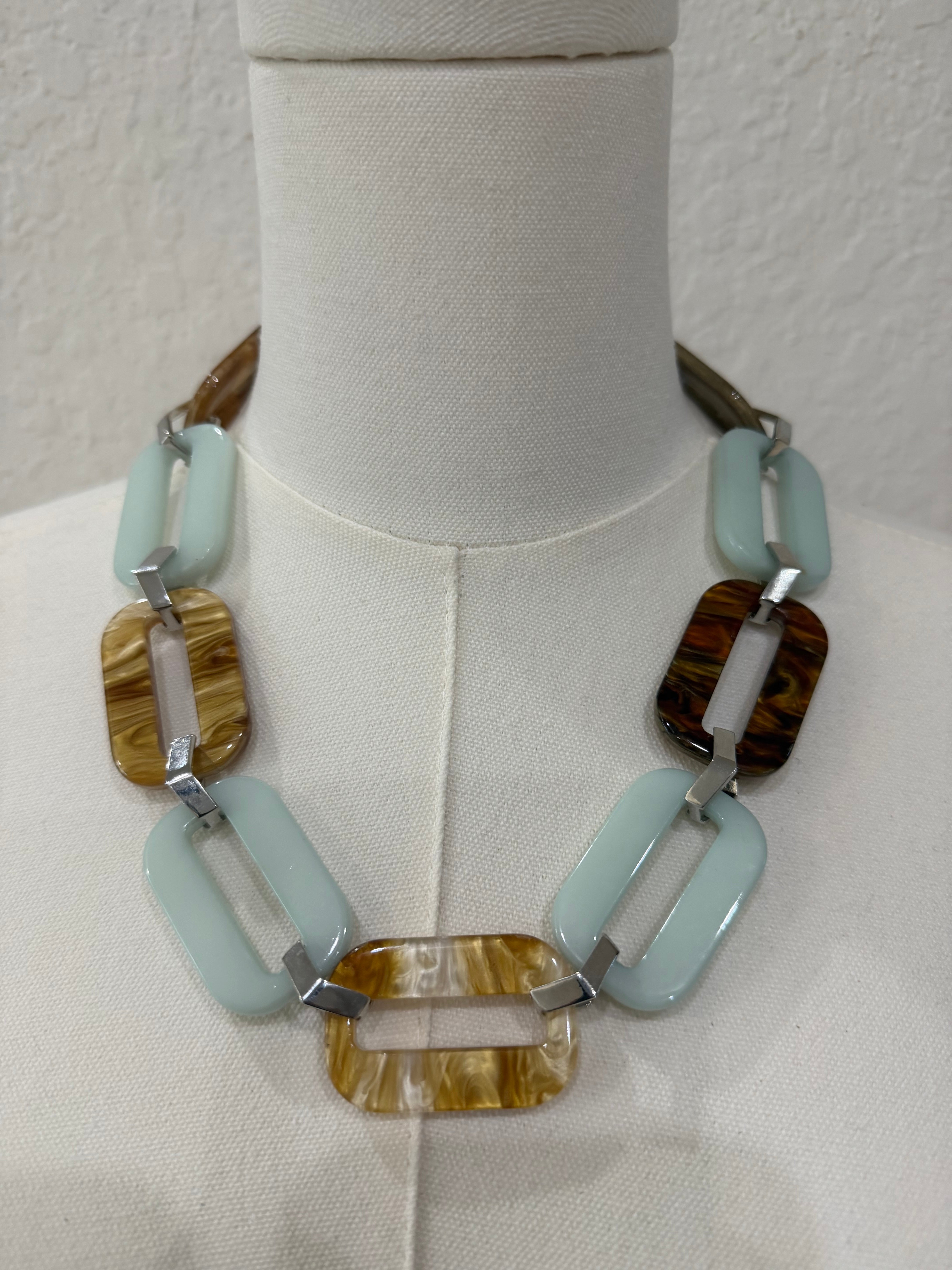 Lucite Link Necklace-NKL001