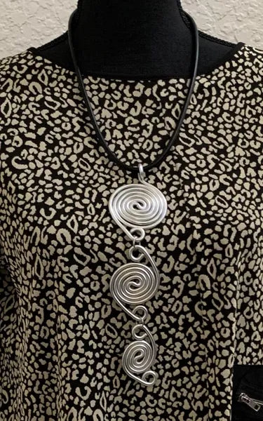 Artisan Vero Convertible Necklace-nkl405