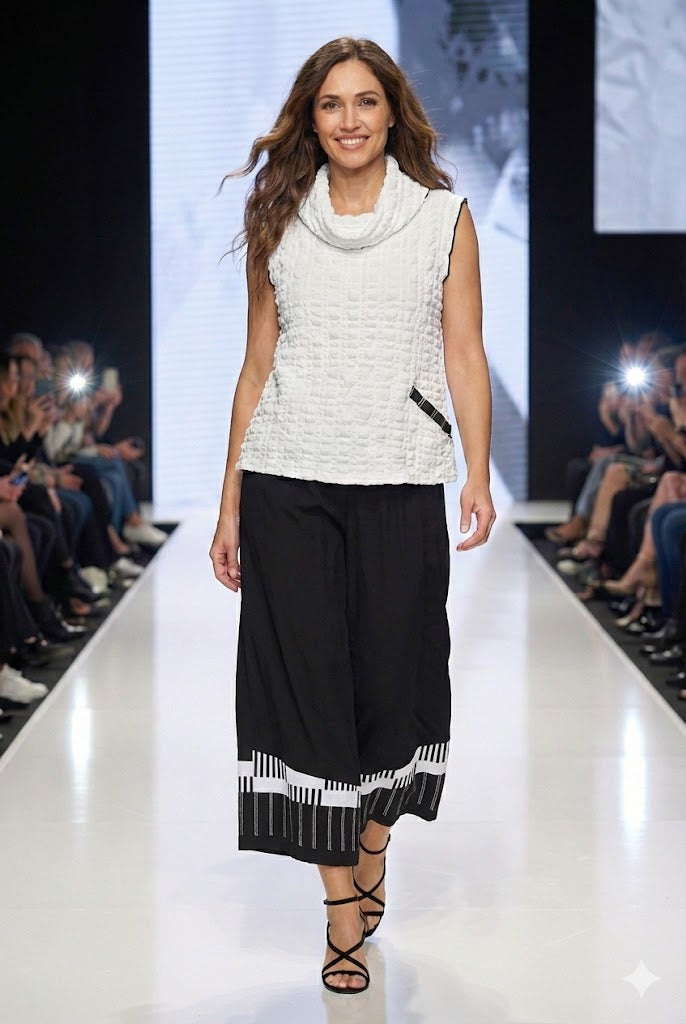 Moonlight Graphic Contrast Hem Wide-Leg Cropped Pant-P4036, view 4