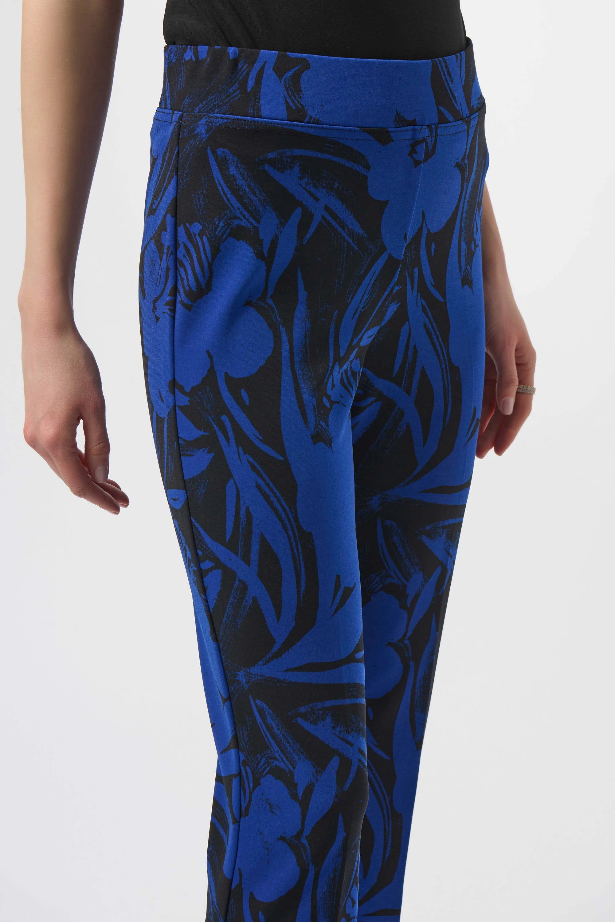 Joseph Ribkoff     Silky Knit Floral Print Straight Leg Pants-254199