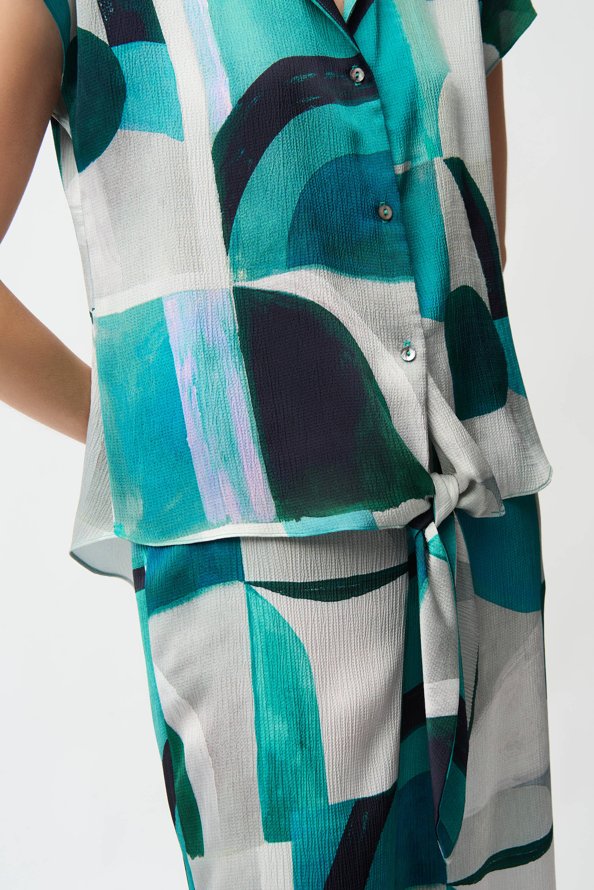 Textured Satin Geometric Print Boxy Top With Front Ties