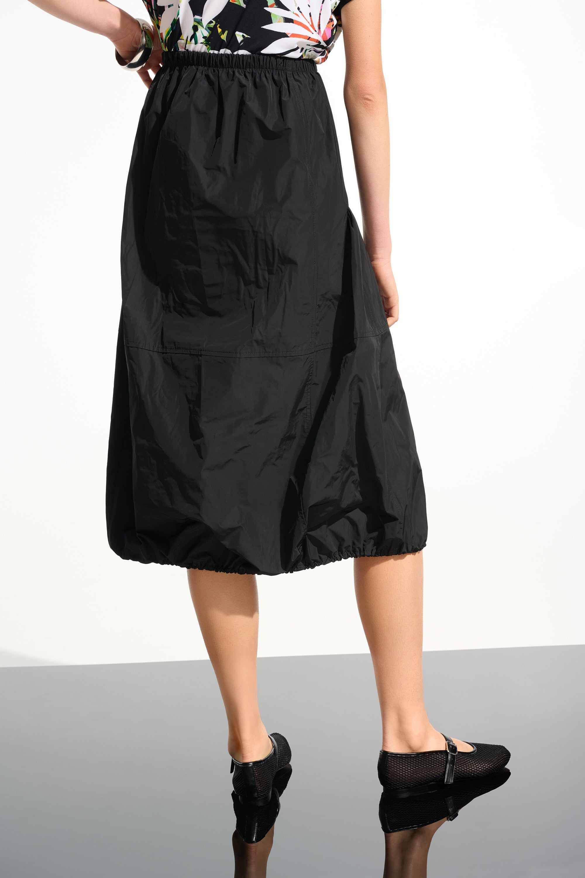 Memory Balloon Skirt With Elastic Waisband