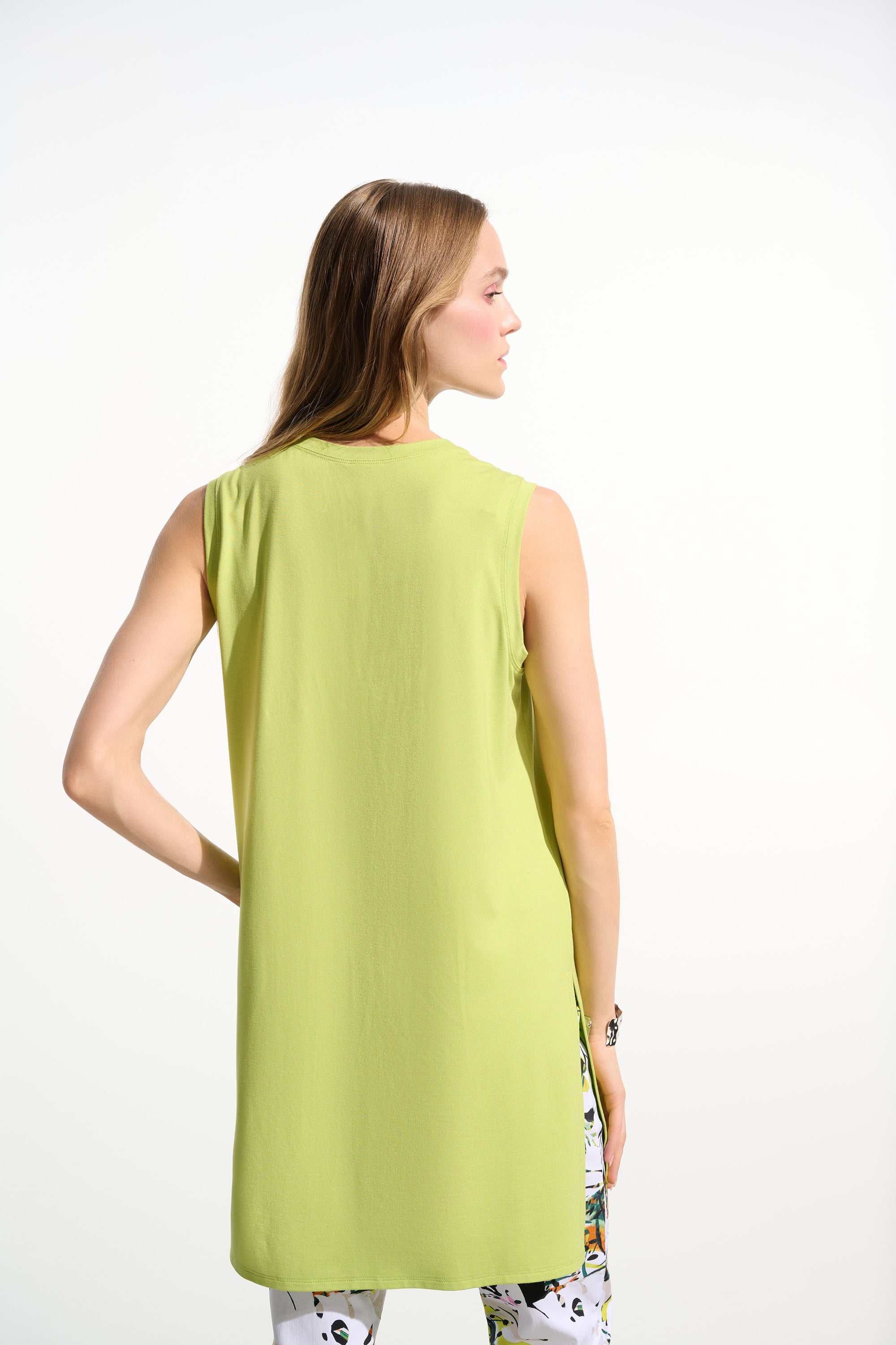 Jersey Sleeveless Straight Tunic With Scoop Neck