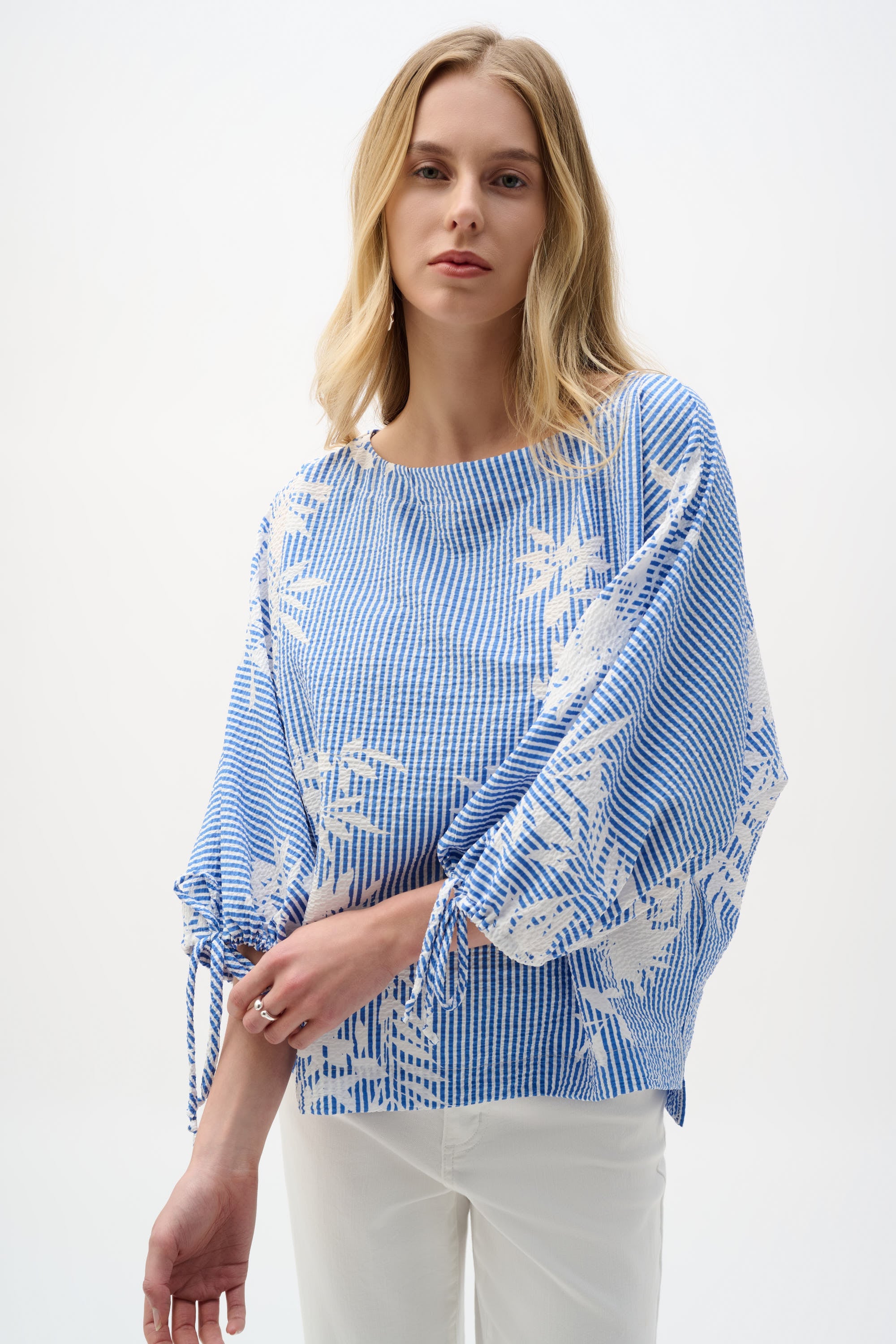 Woven Seersucker Floral Print Trapeze Top