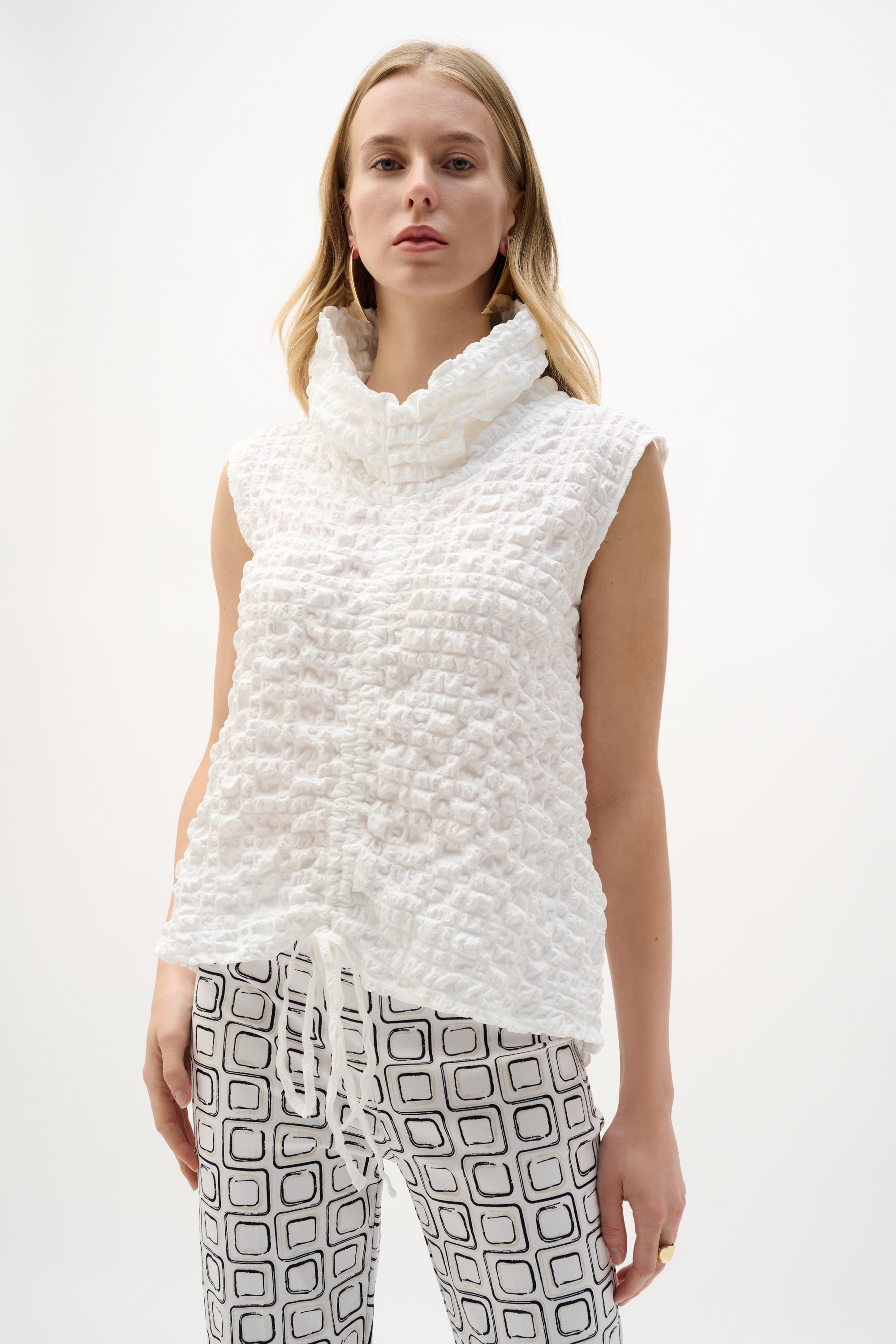 Bubble Jacquard Straight Top With Cowl Collar