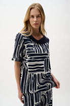 Seersucker And Georgette Abstract Print Straight Top