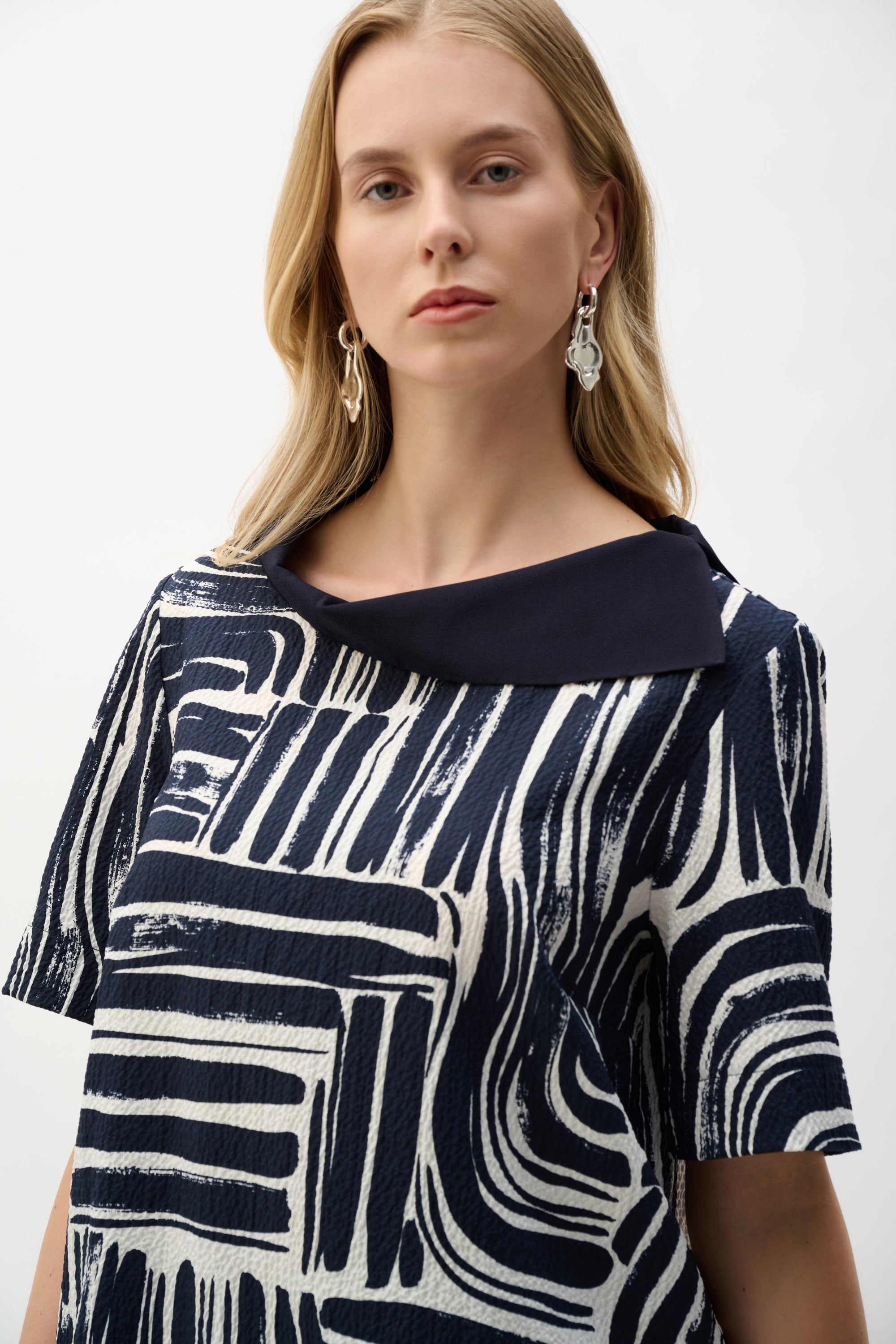 Seersucker And Georgette Abstract Print Straight Top