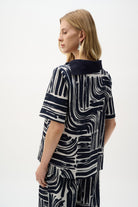 Seersucker And Georgette Abstract Print Straight Top