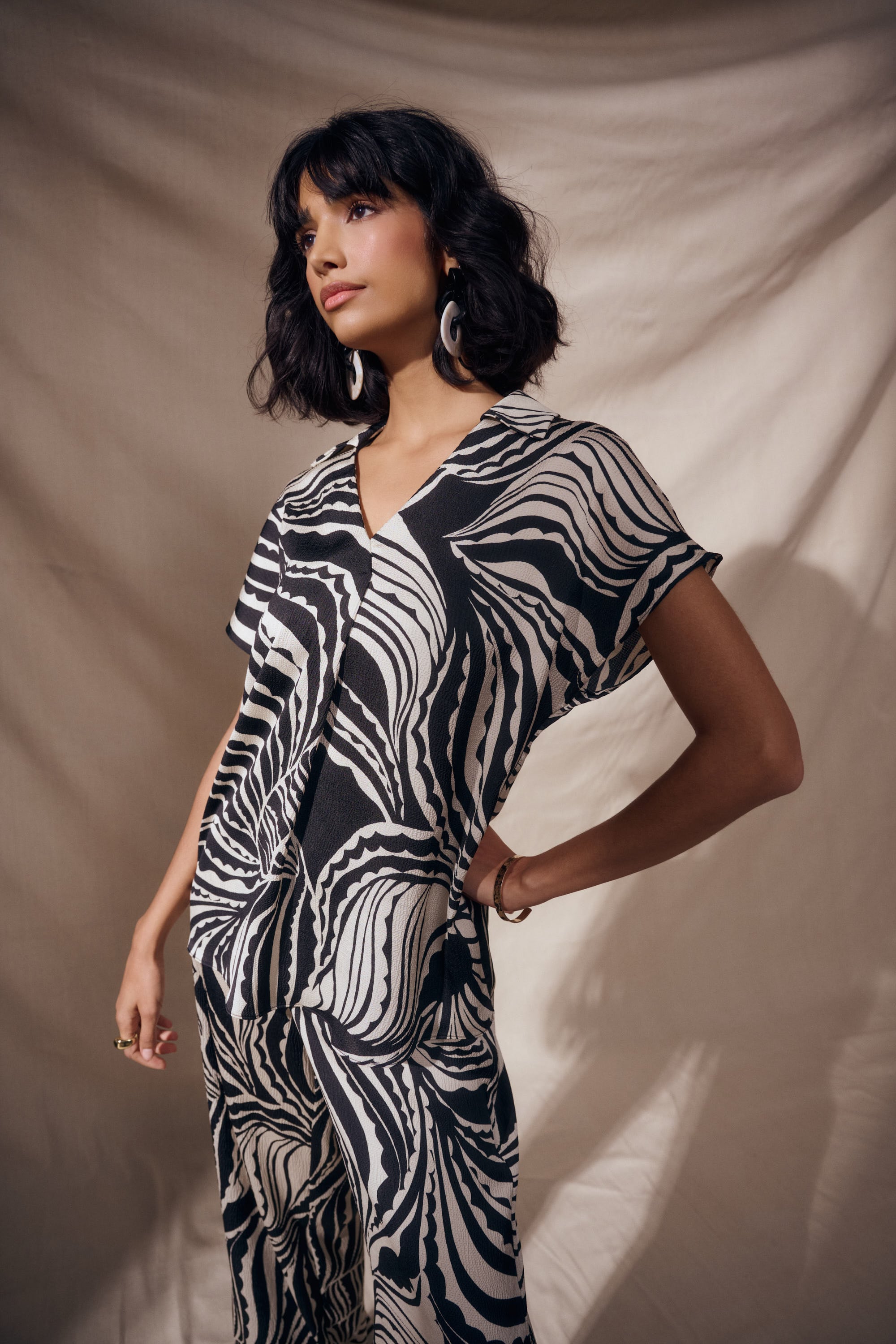 Bubble Satin Abstract Print Boxy Top