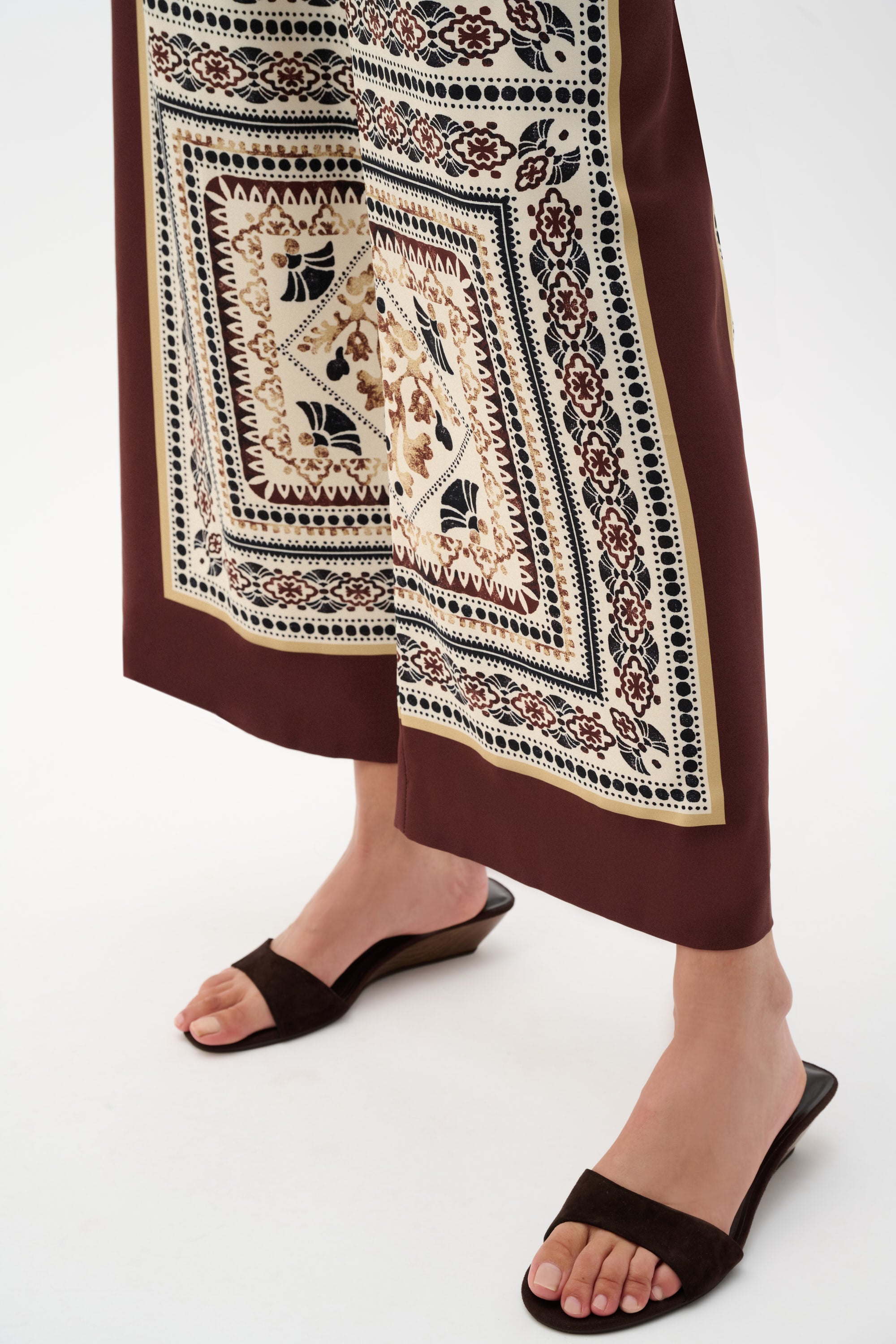 Scarf Print Wide-Leg Pull-On Pants