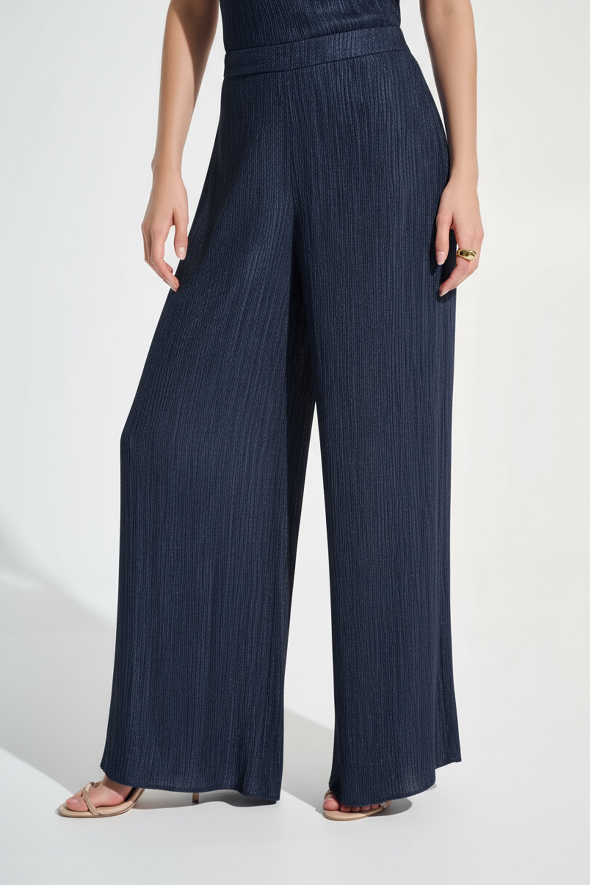 Signature | Crinkle Jacquard Pull-On Wide Leg Pants