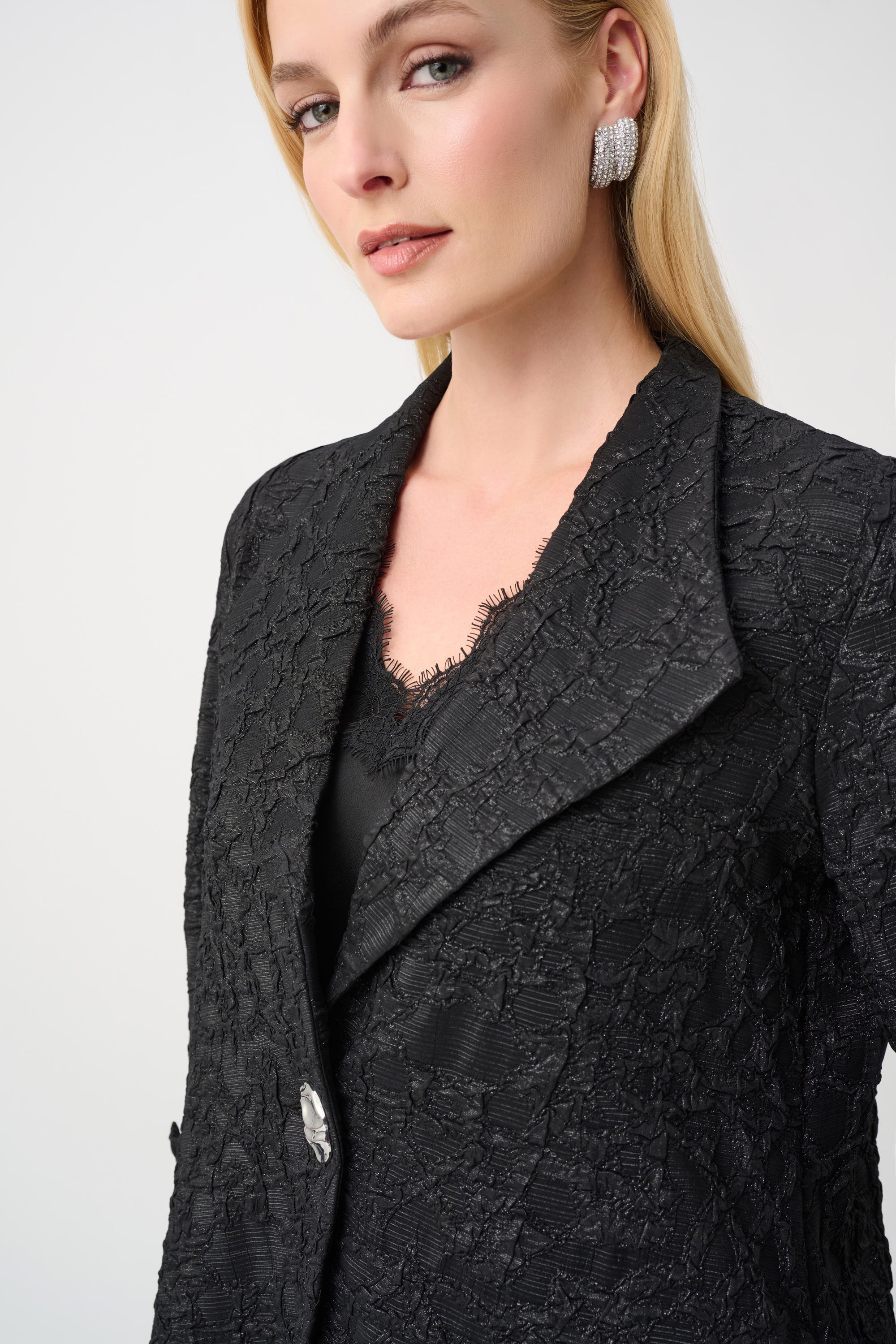 Signature | Lurex Textured Jacquard Lapel-Collar Trapeze Jacket