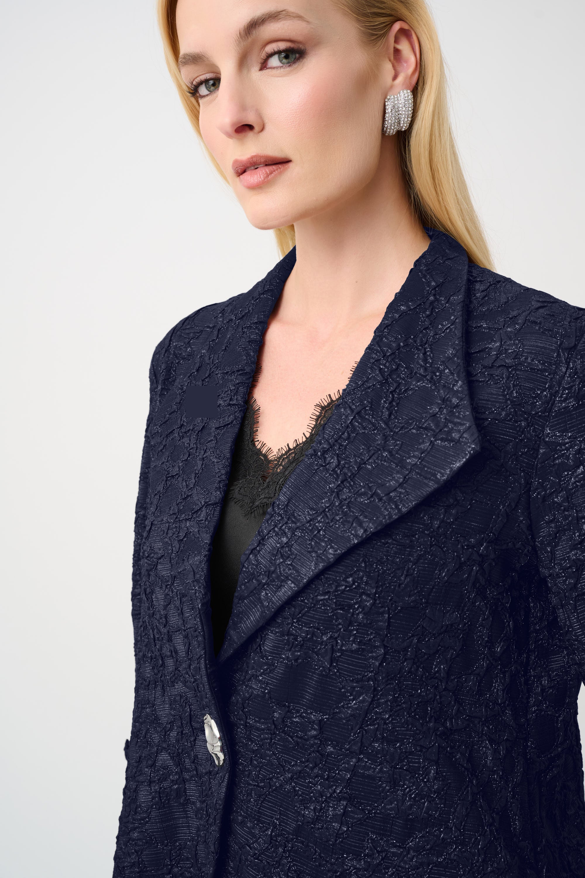 Signature | Lurex Textured Jacquard Lapel-Collar Trapeze Jacket