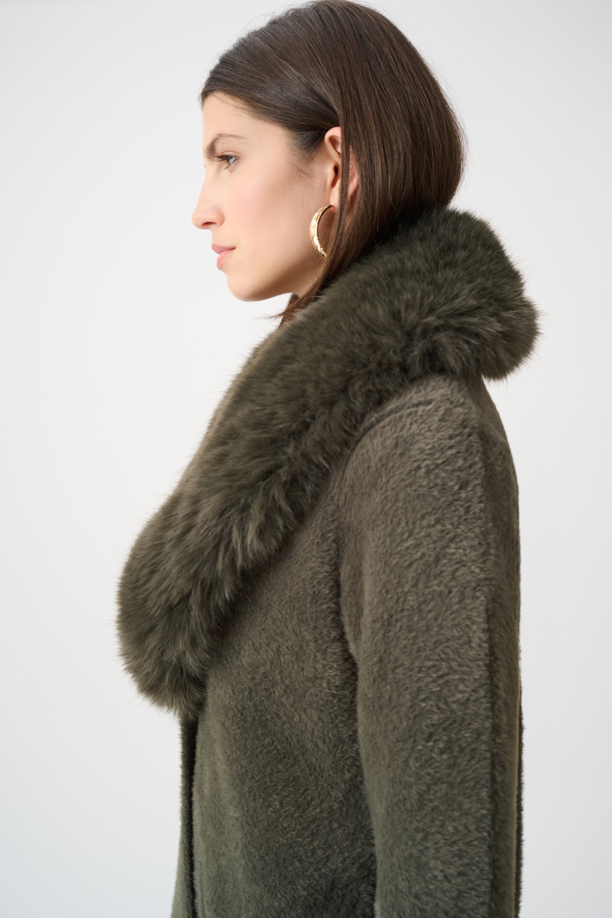 Feather Yarn Knit Coat With Detachable Faux Fur Collar