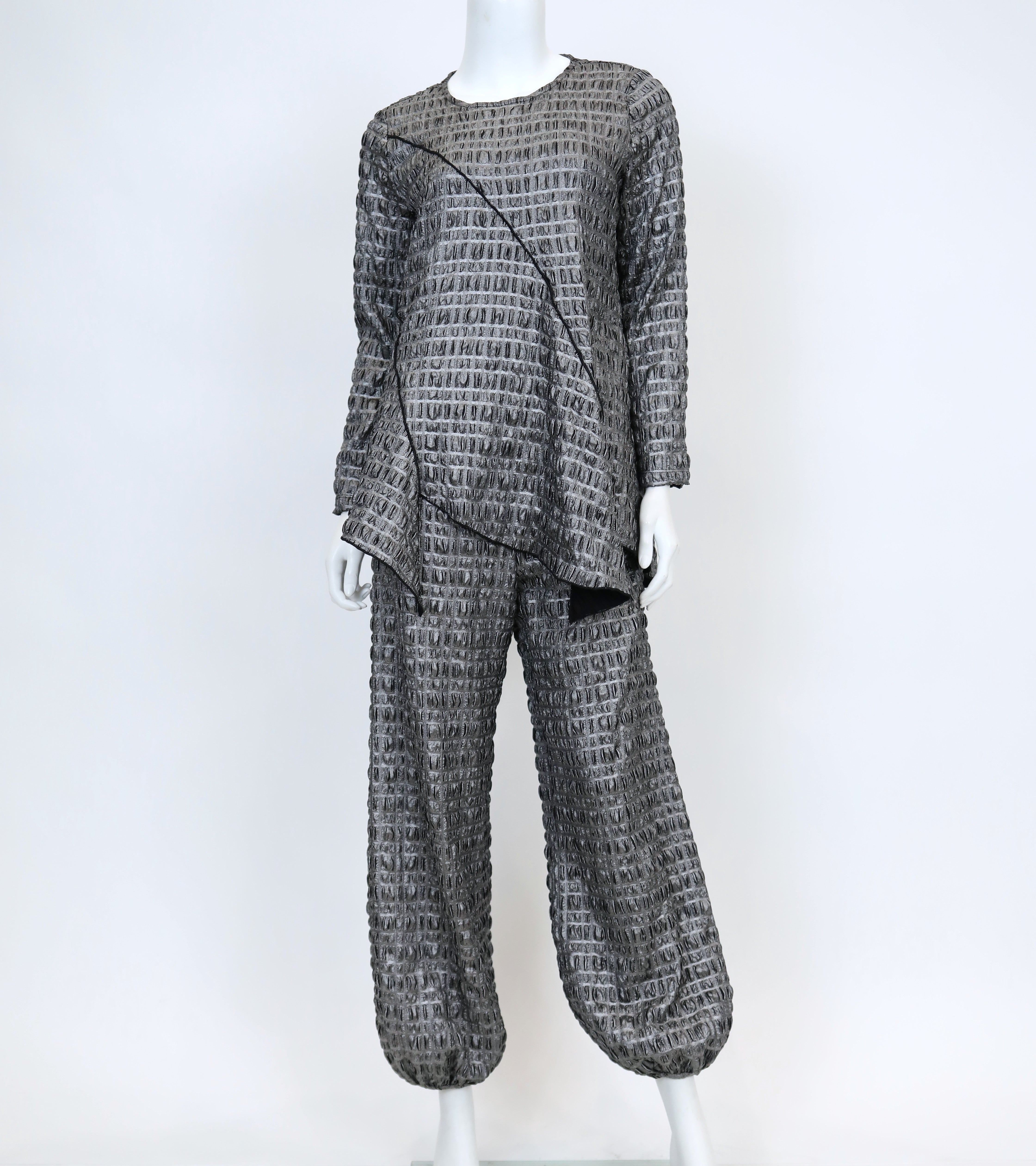 IC Collection Textured Asymmetrical Top-7235T