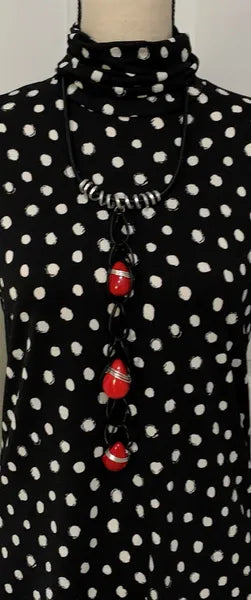 ARTISIAN TEAR TIE NECKLACE-NKL385