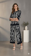 Frank Lyman Navy & White Abstract Side Detail Everyday Top-266114